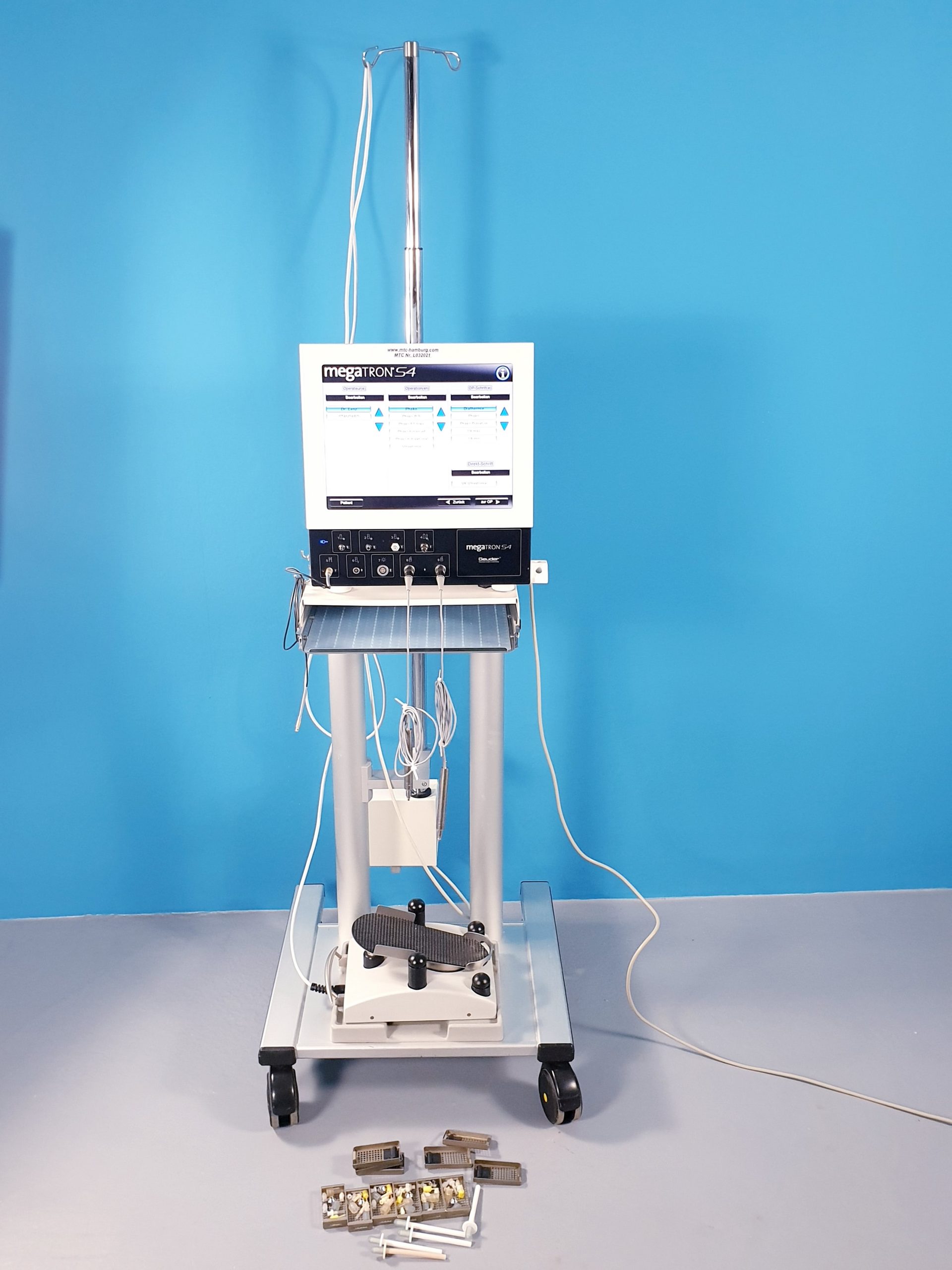 Geuder Megatron S4 // S 4 Ophthalmic Microsurgical System — image 1 of 8