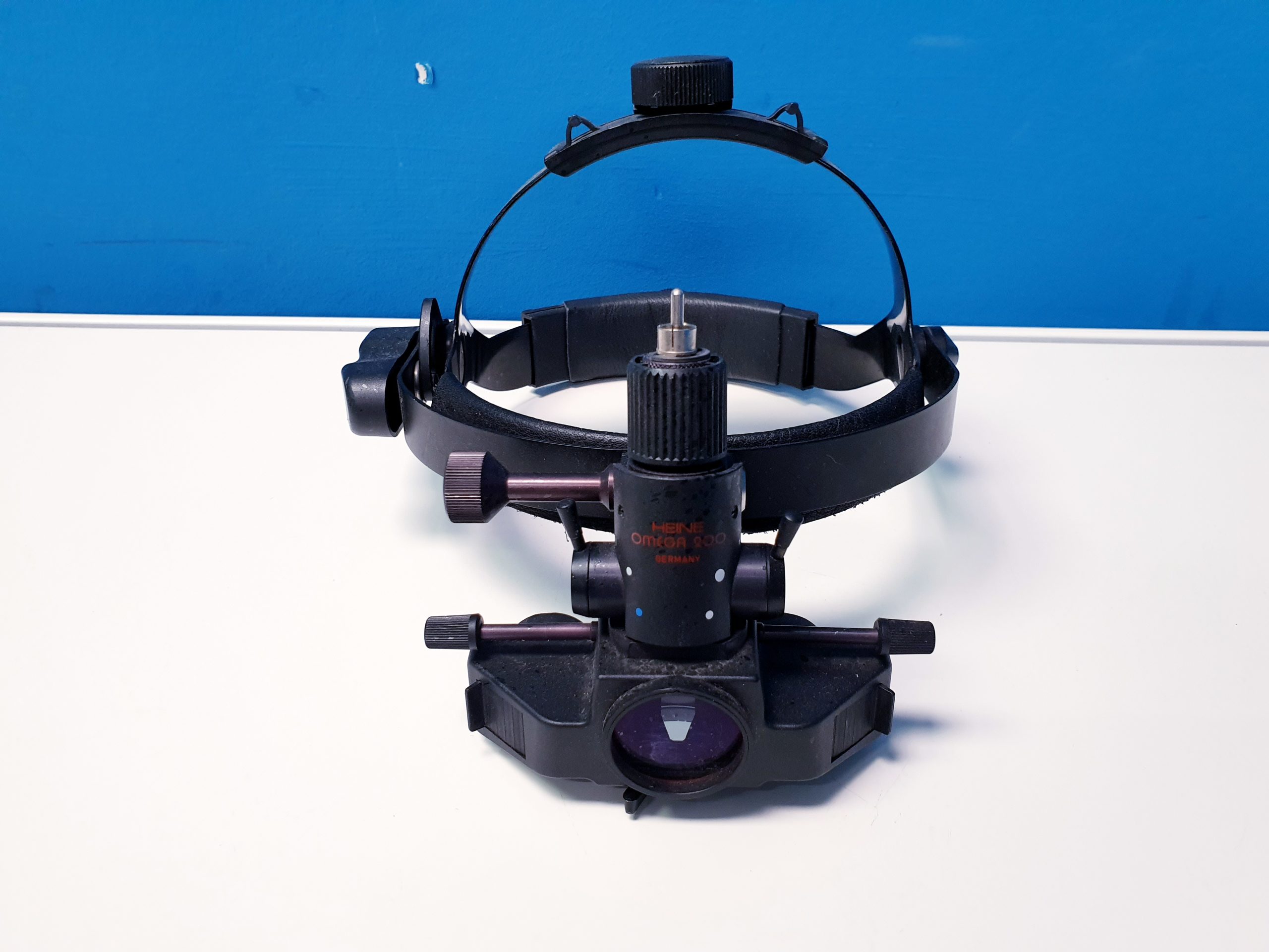 Heine Omega 200 Indirektes Binokulares Ophthalmoskop — image 1 of 7