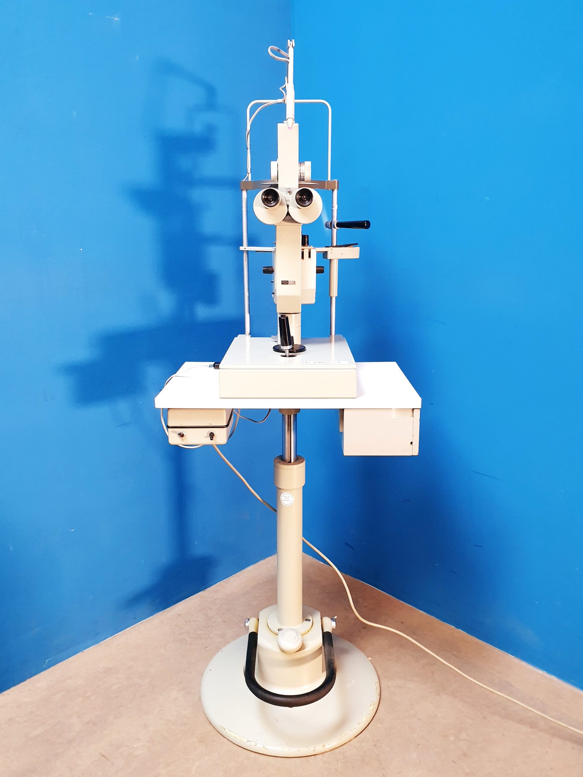 Carl Zeiss 91.14 – 15.08 – 86582 Spaltlampe auf Tisch — image 1 of 6