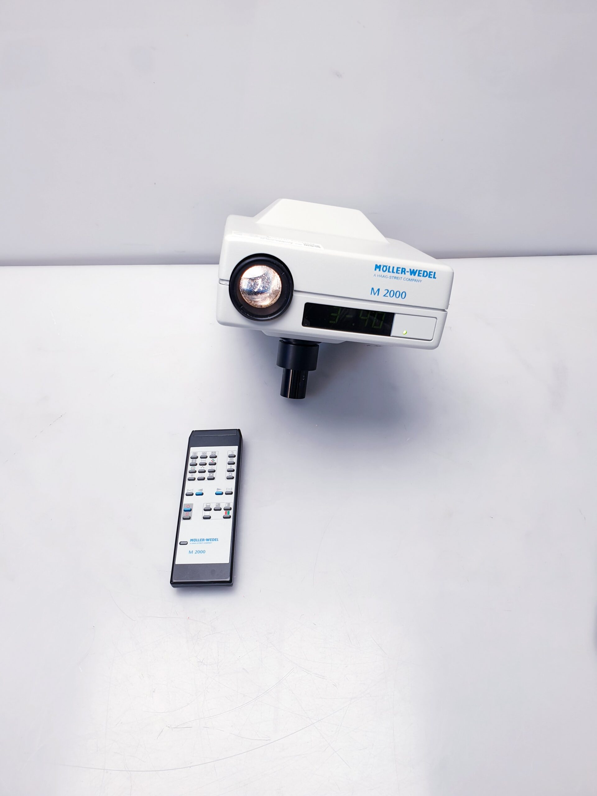 Möller Wedel M-2 -M2000 – M 2000 Sehzeichenprojektor — image 1 of 12