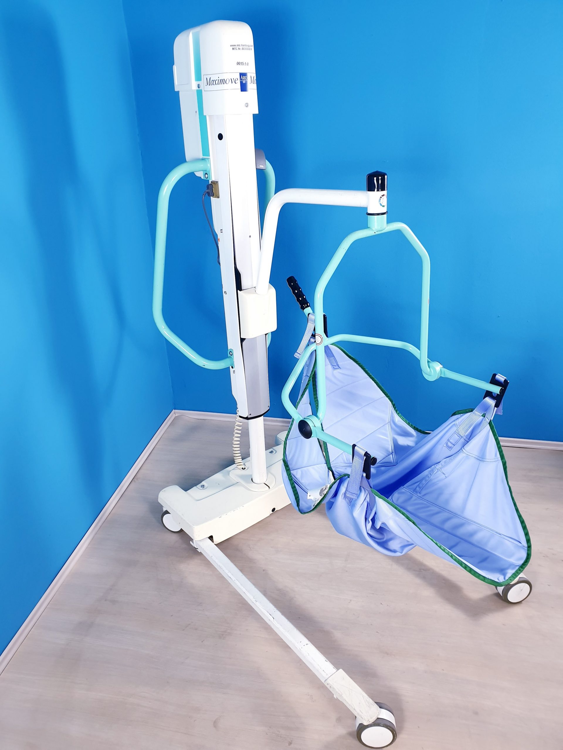 ARJO MAXI MOVE // MAXIMOVE Patientenlift Lift mit Ladegerät thumbnail 2