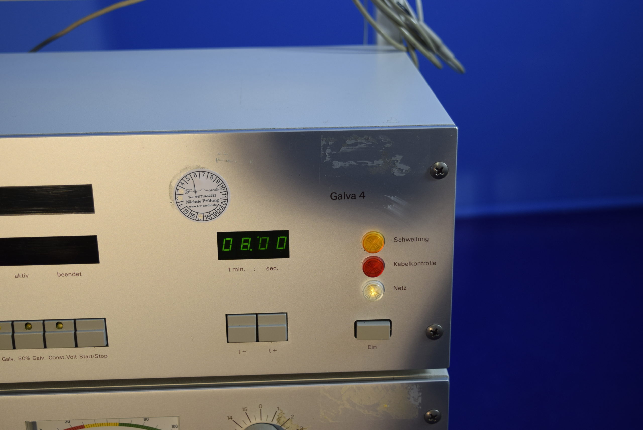 Zimmer Elektromedizin Reizstromgerät Galva 4 und Ultraschall-Therapiegerät Sono 3 incl.Rollwagen — image 1 of 2