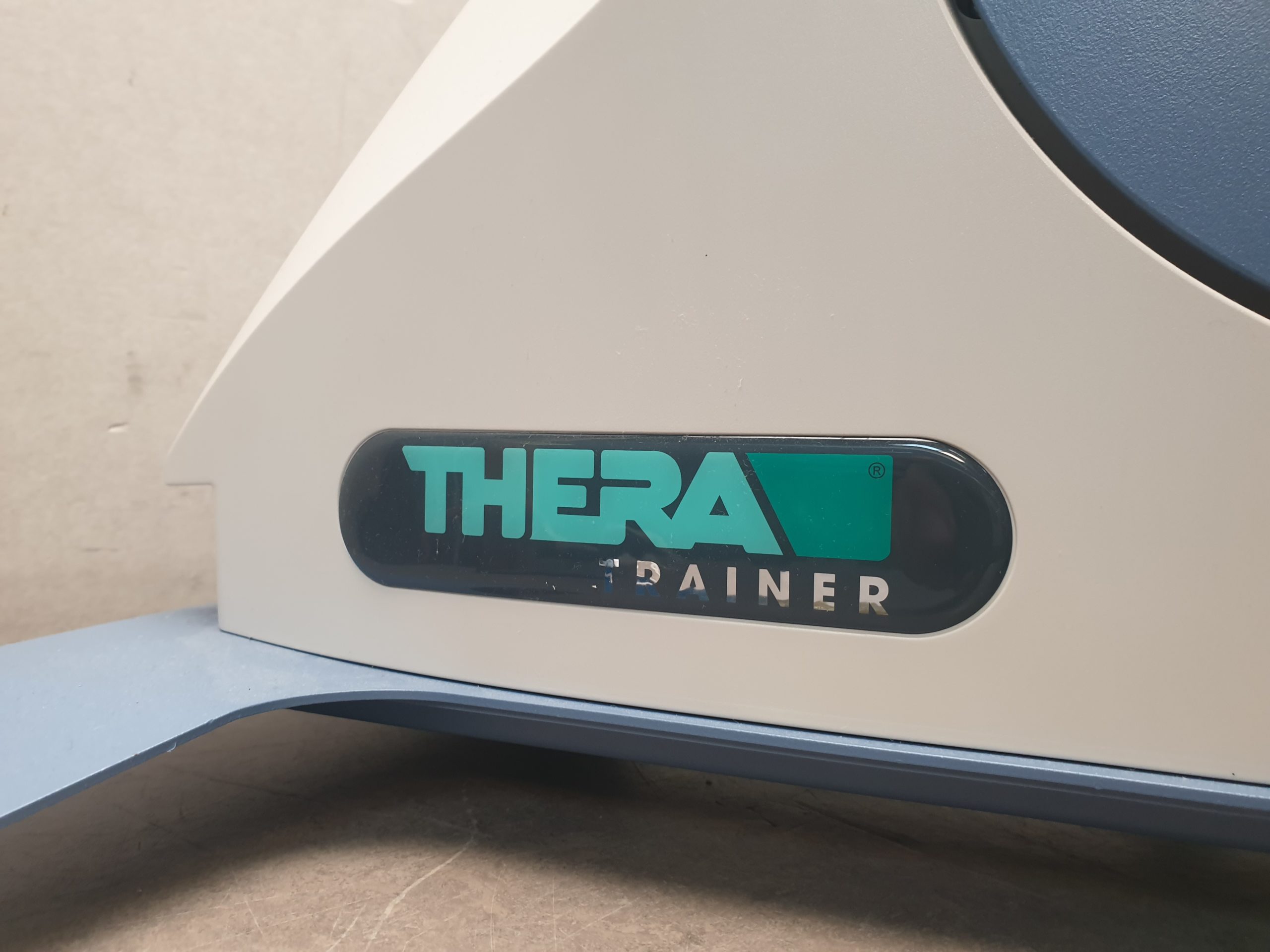 Thera Trainer activo Bein- und Oberkörpertrainer — image 1 of 7