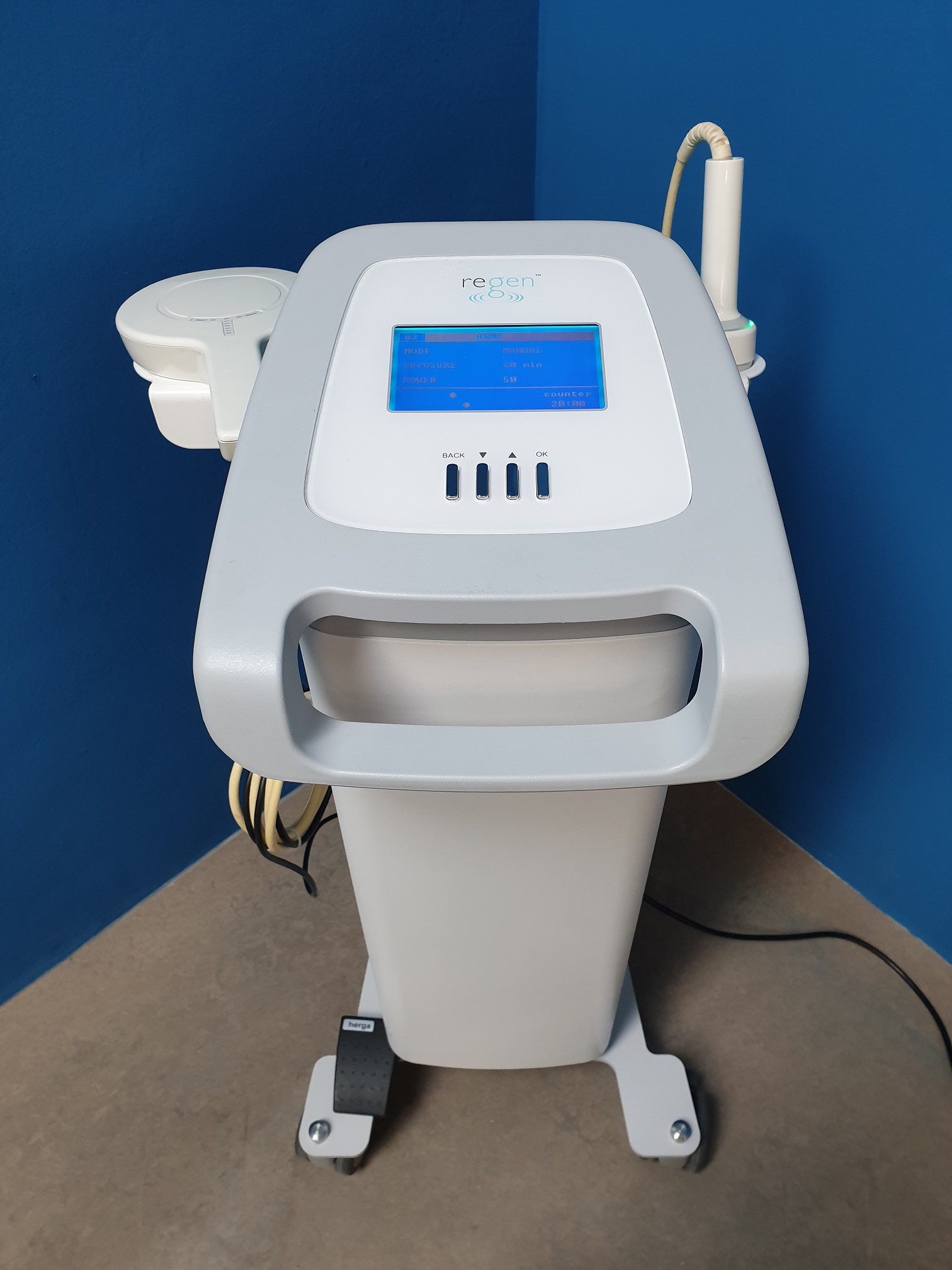 Pollogen regen TriPollar Hochfrequenz Haut & Body Beauty Maschine — image 1 of 9