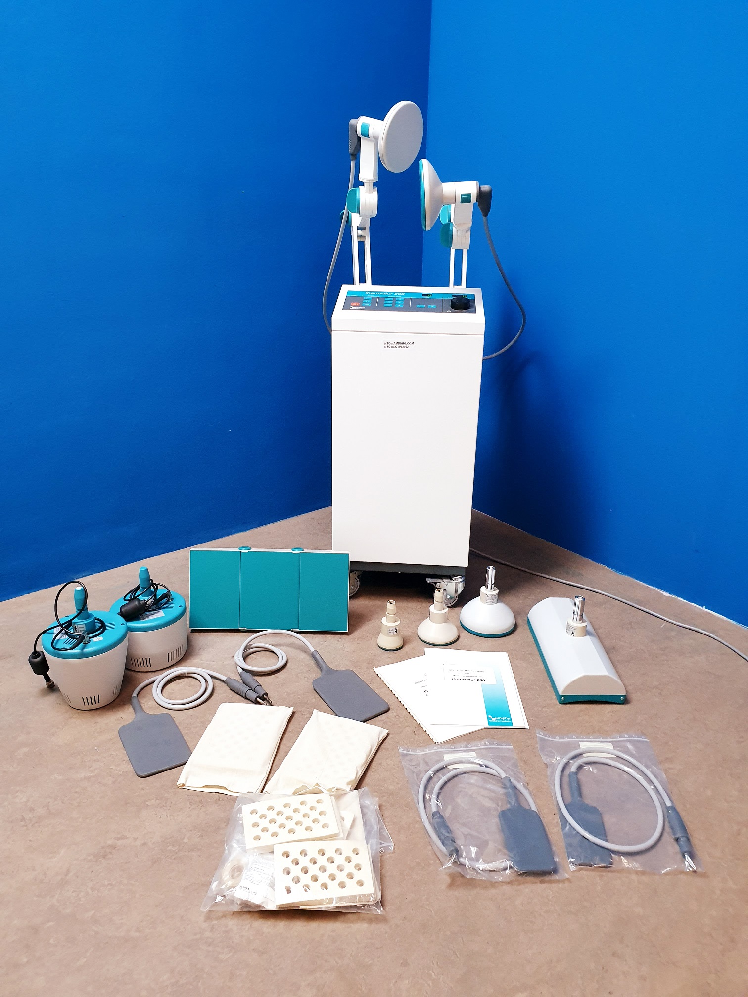 TUR Thermatur 200 Physical Therapy Unit mit Zubehör — image 1 of 14