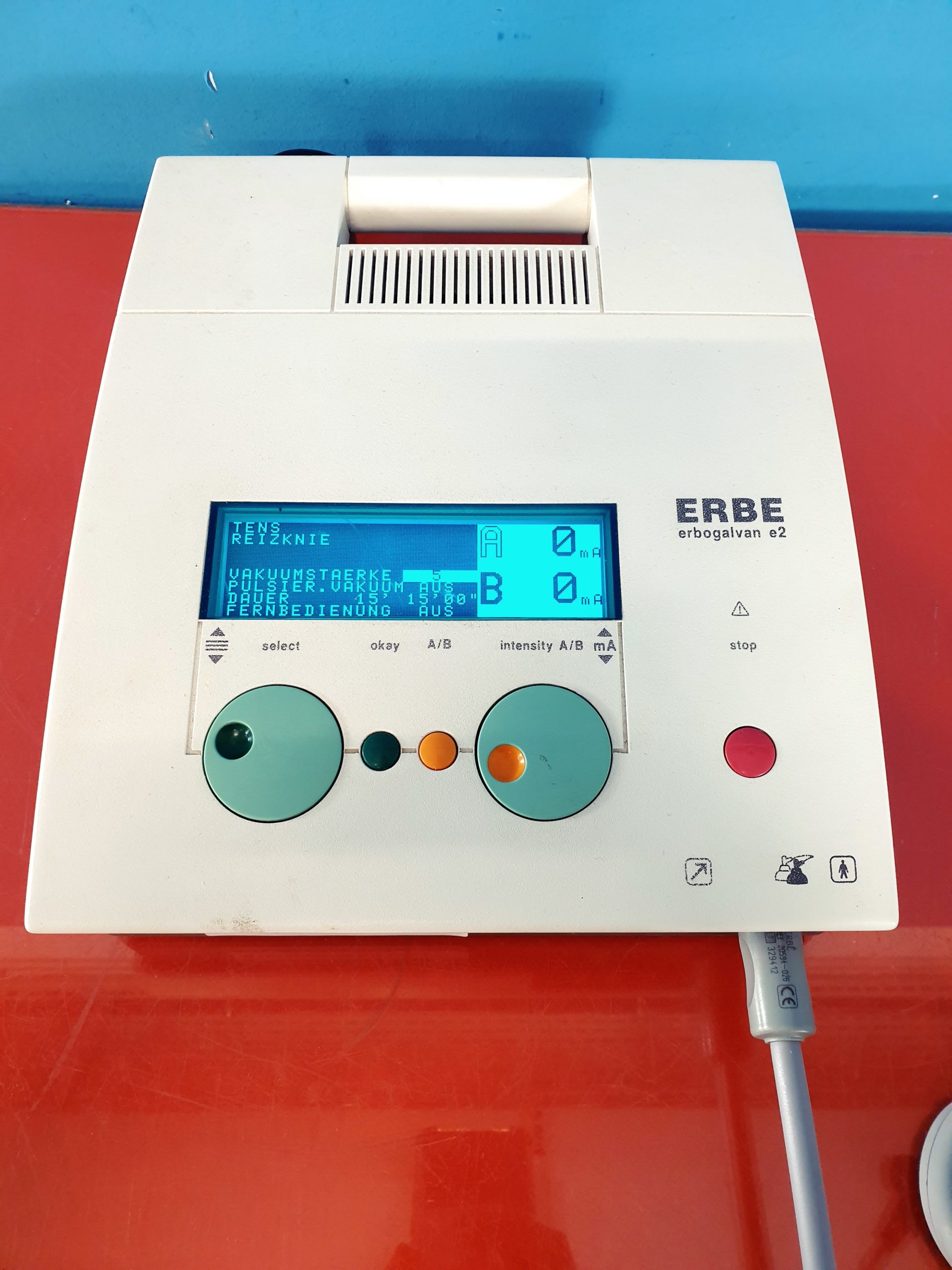 ERBE erbogalvan e2 10525-022 Elektrotherapiegerät mit Zubehör — image 1 of 6