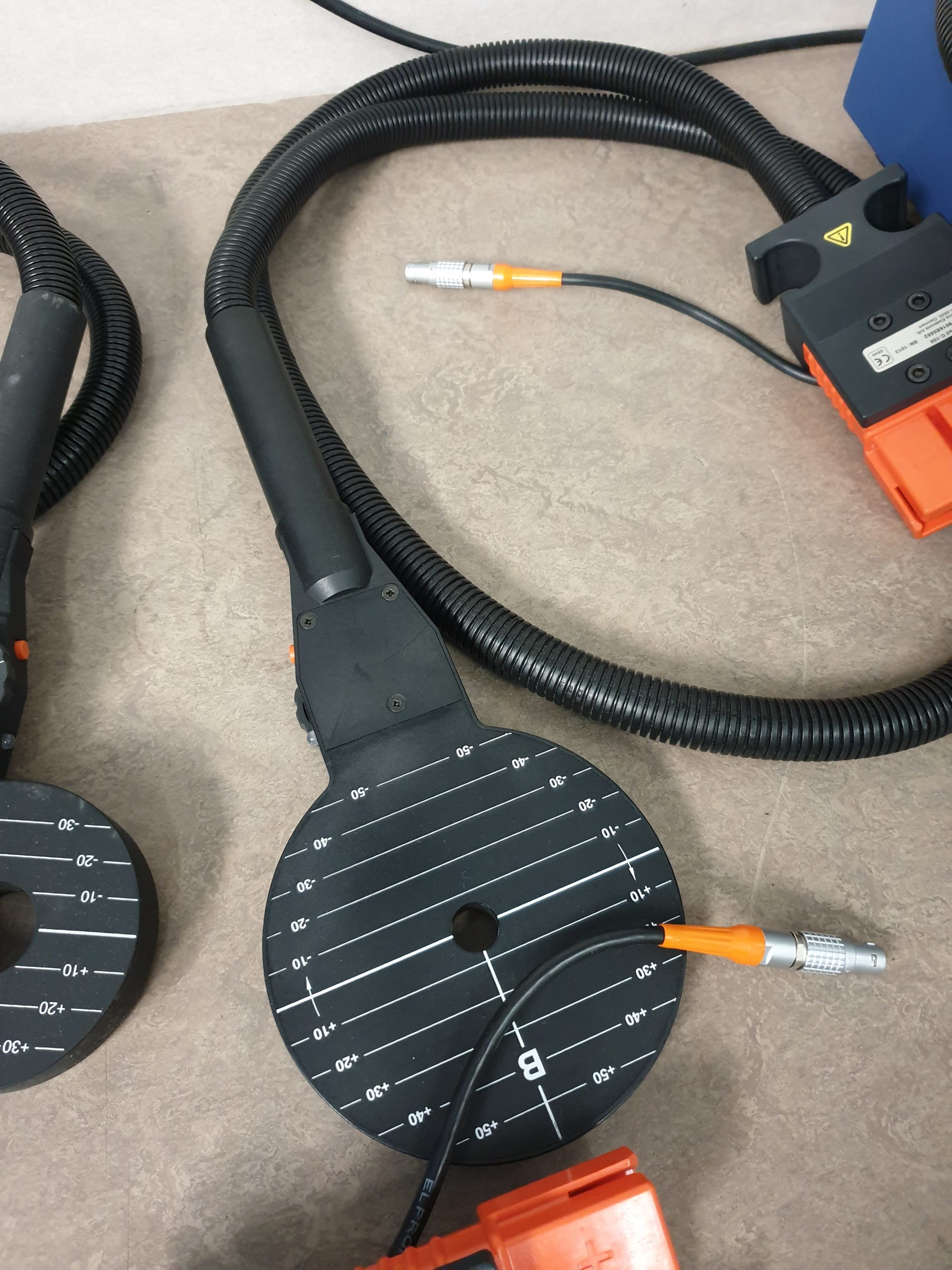 Medtronic MagPro Compact Magnetstimulator mit C-B60 Spule, C100 Spule und MMC-140-II Spule thumbnail 3