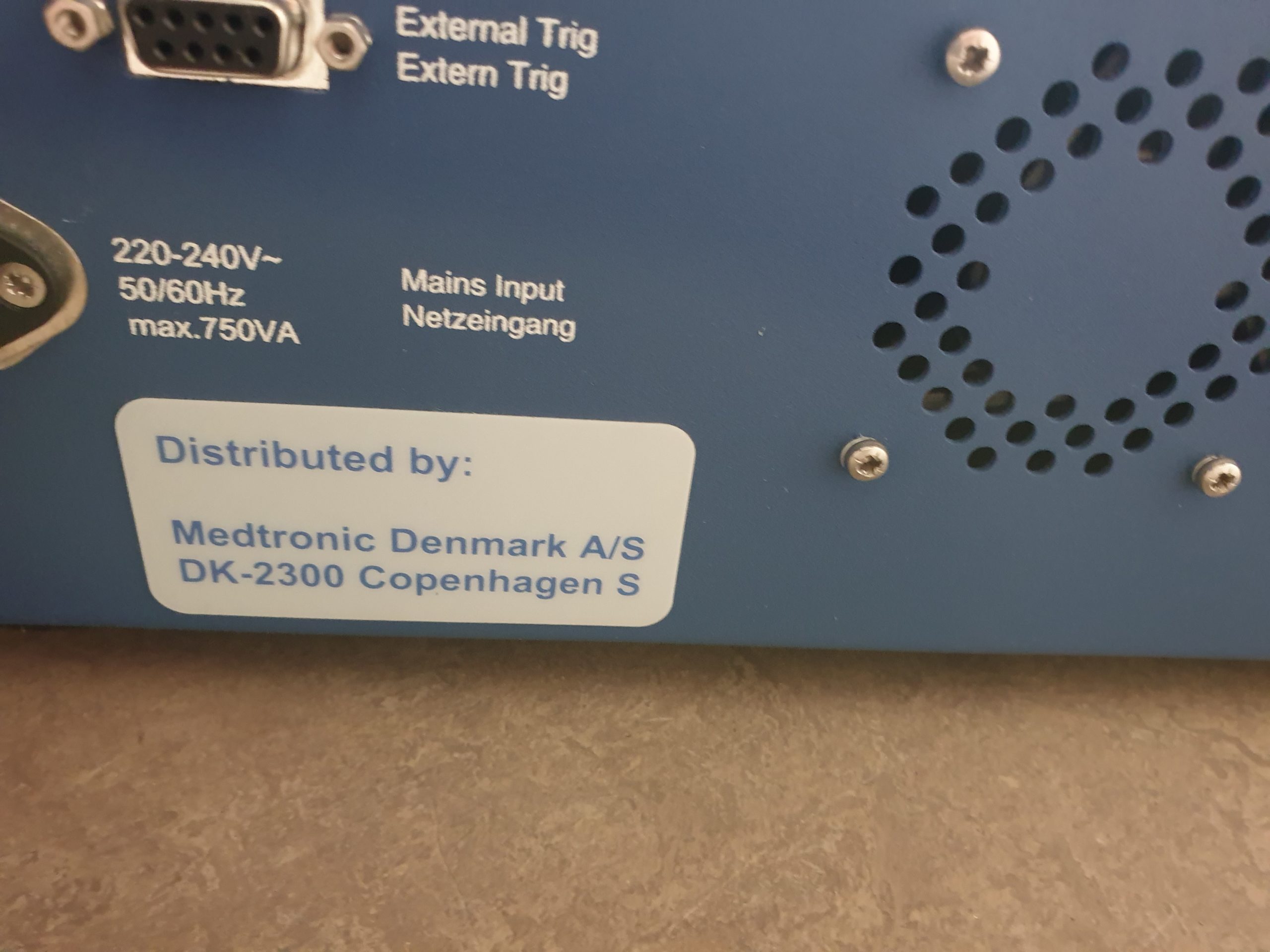 Medtronic MagPro Compact Magnetstimulator mit C-B60 Spule, C100 Spule und MMC-140-II Spule thumbnail 7