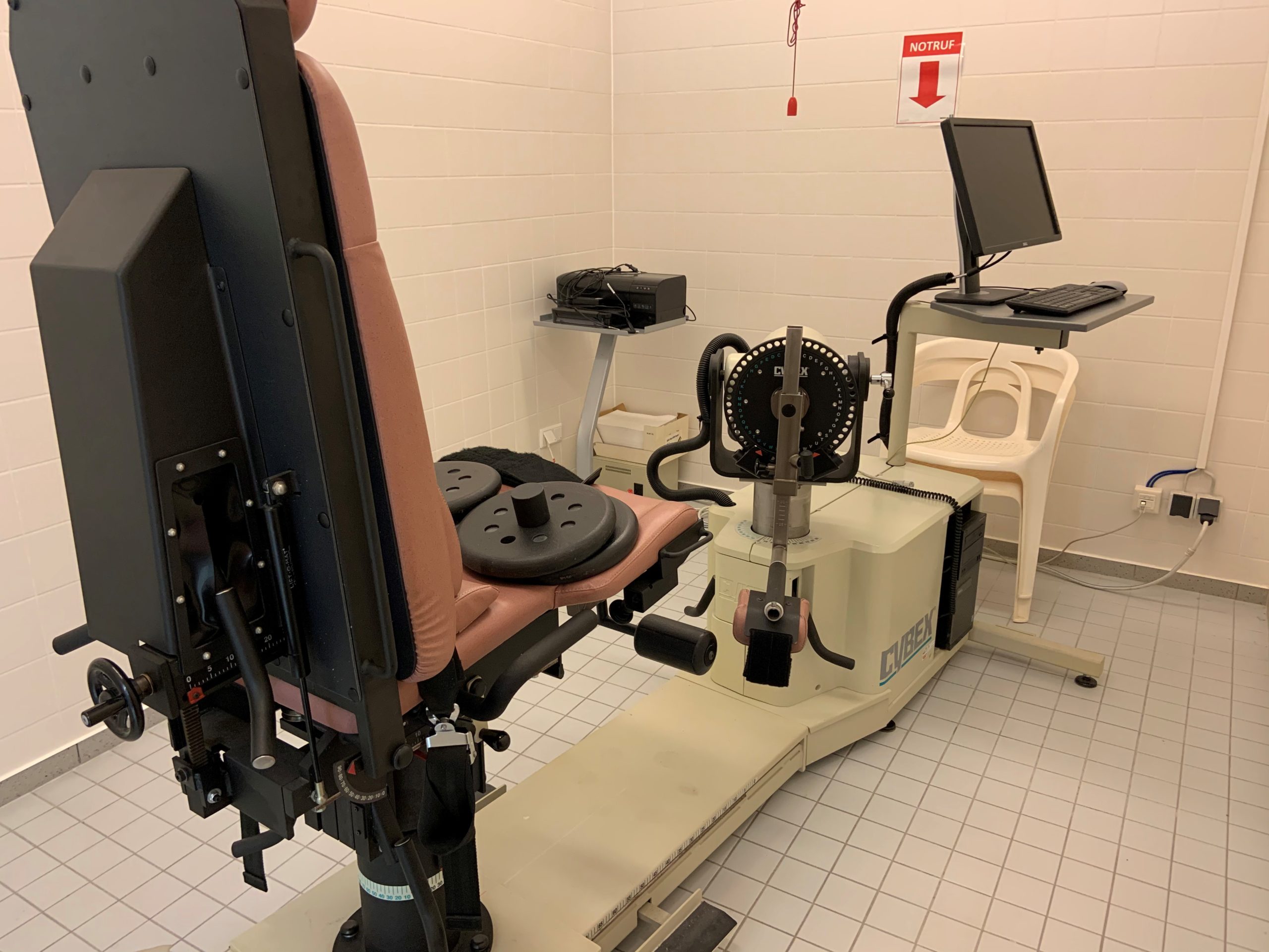 Cybex Norm Isokinetisches Test- und Trainingsgerät — image 1 of 5