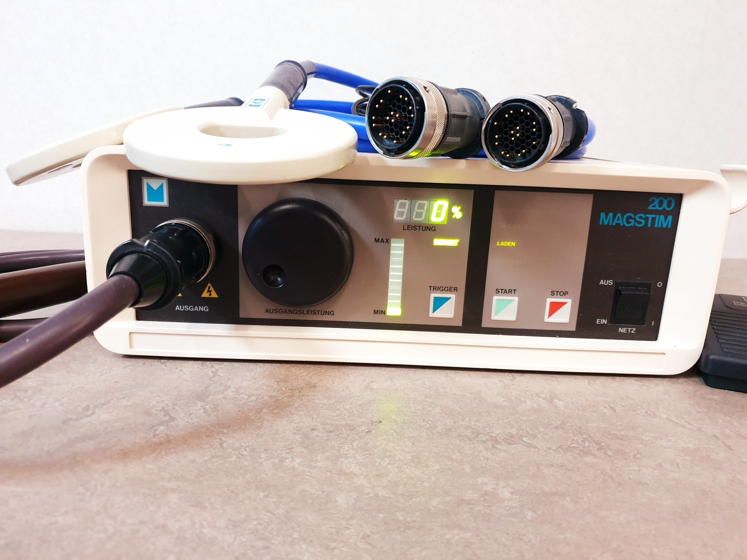 Novametrix Magstim 200 Magnetstimulator mit 03 Applikatoren thumbnail 2