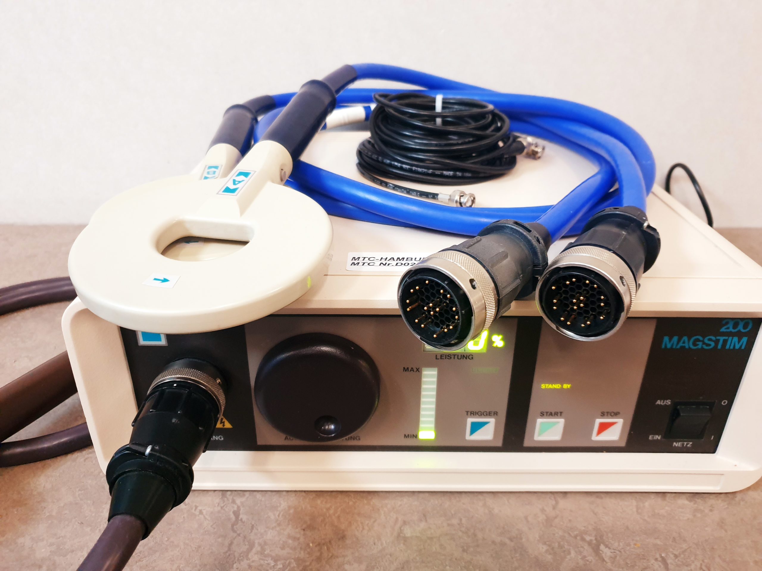 Novametrix Magstim 200 Magnetstimulator mit 03 Applikatoren thumbnail 3