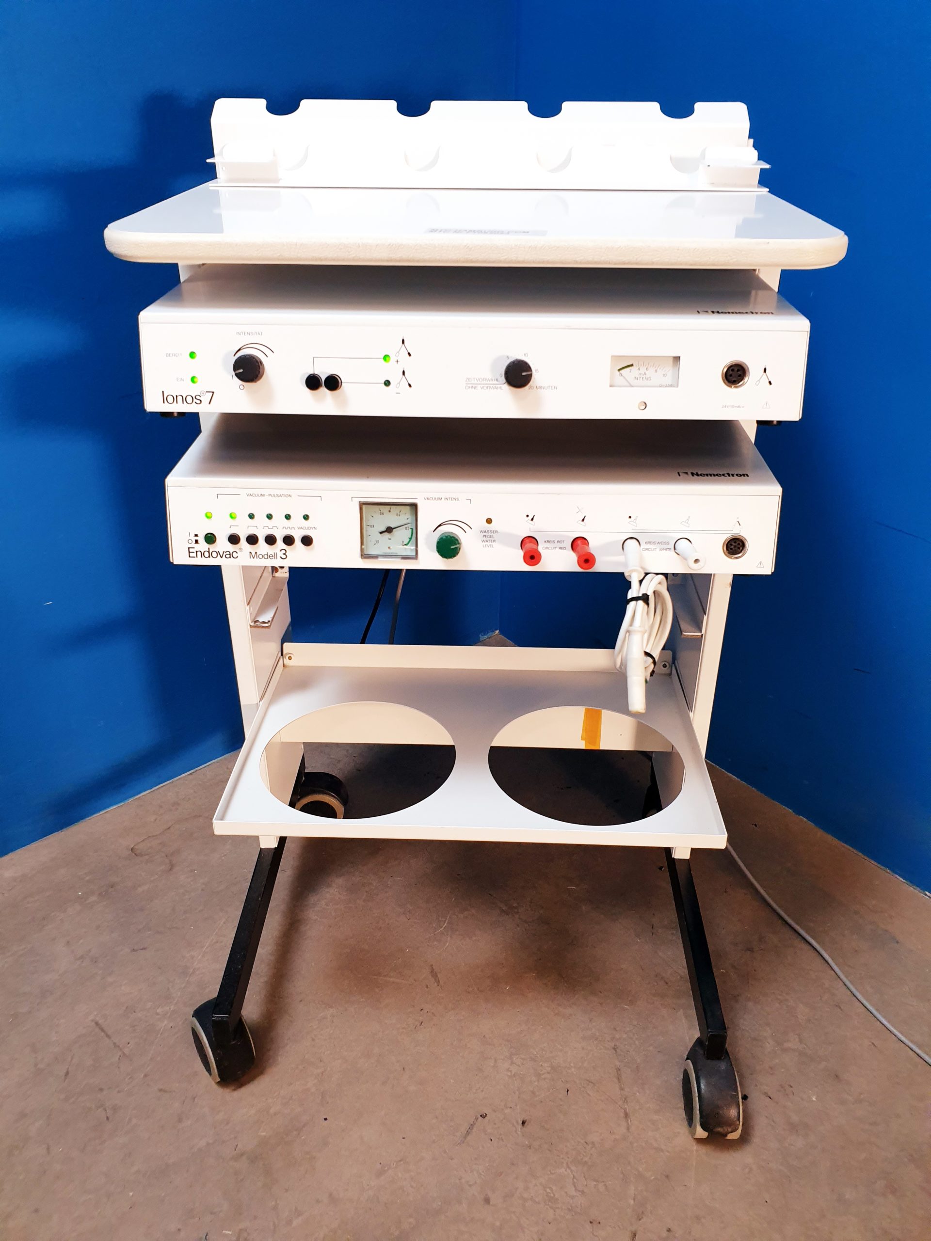 Nemectron Endovac Modell 3 + Inons 7 Physiotherapeutisches Gerät – — image 1 of 7