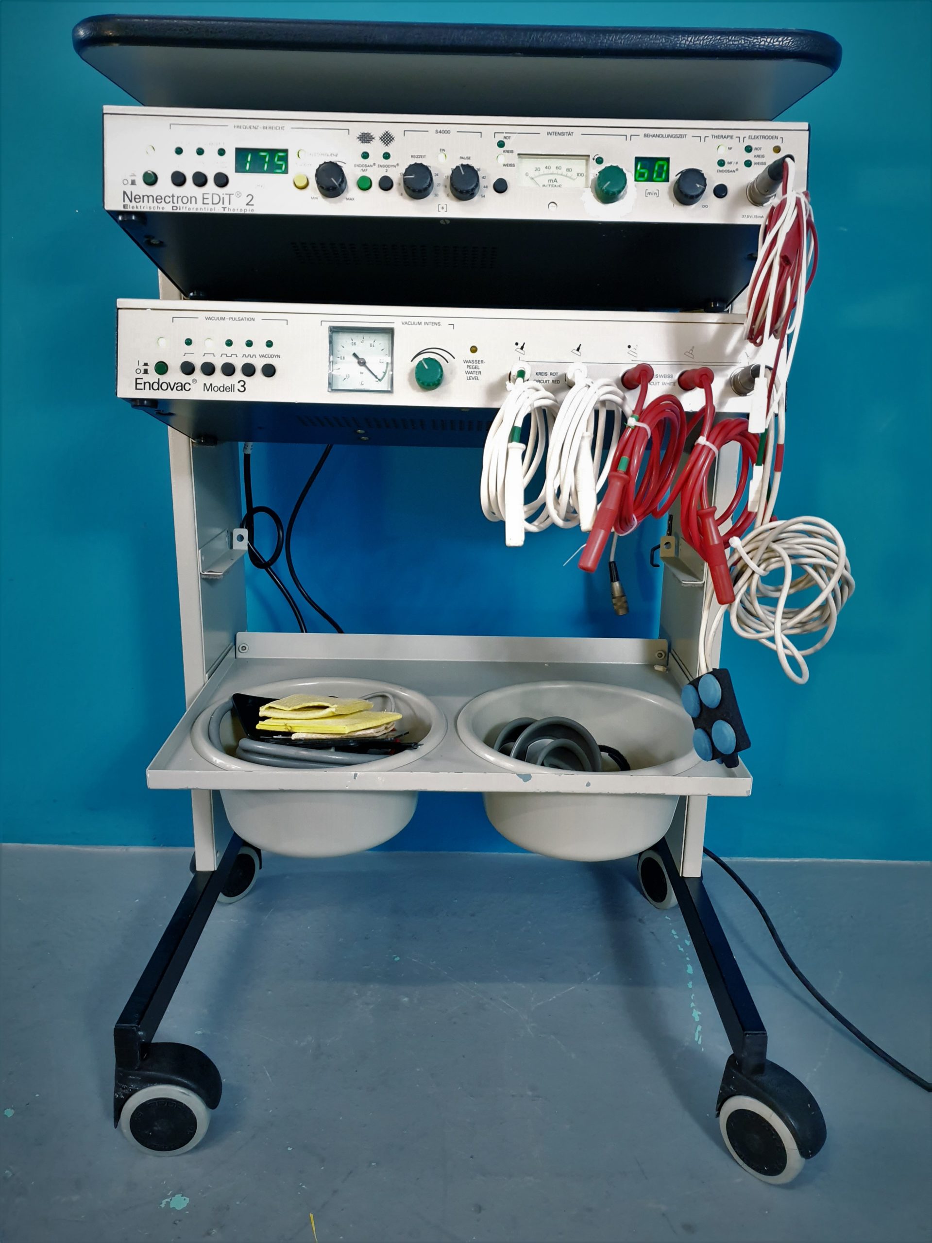 Nemectron EDiT 2 + Endovac Modell 3 Reizstrom Vakuum Therapiegerät Fahrbar — image 1 of 1