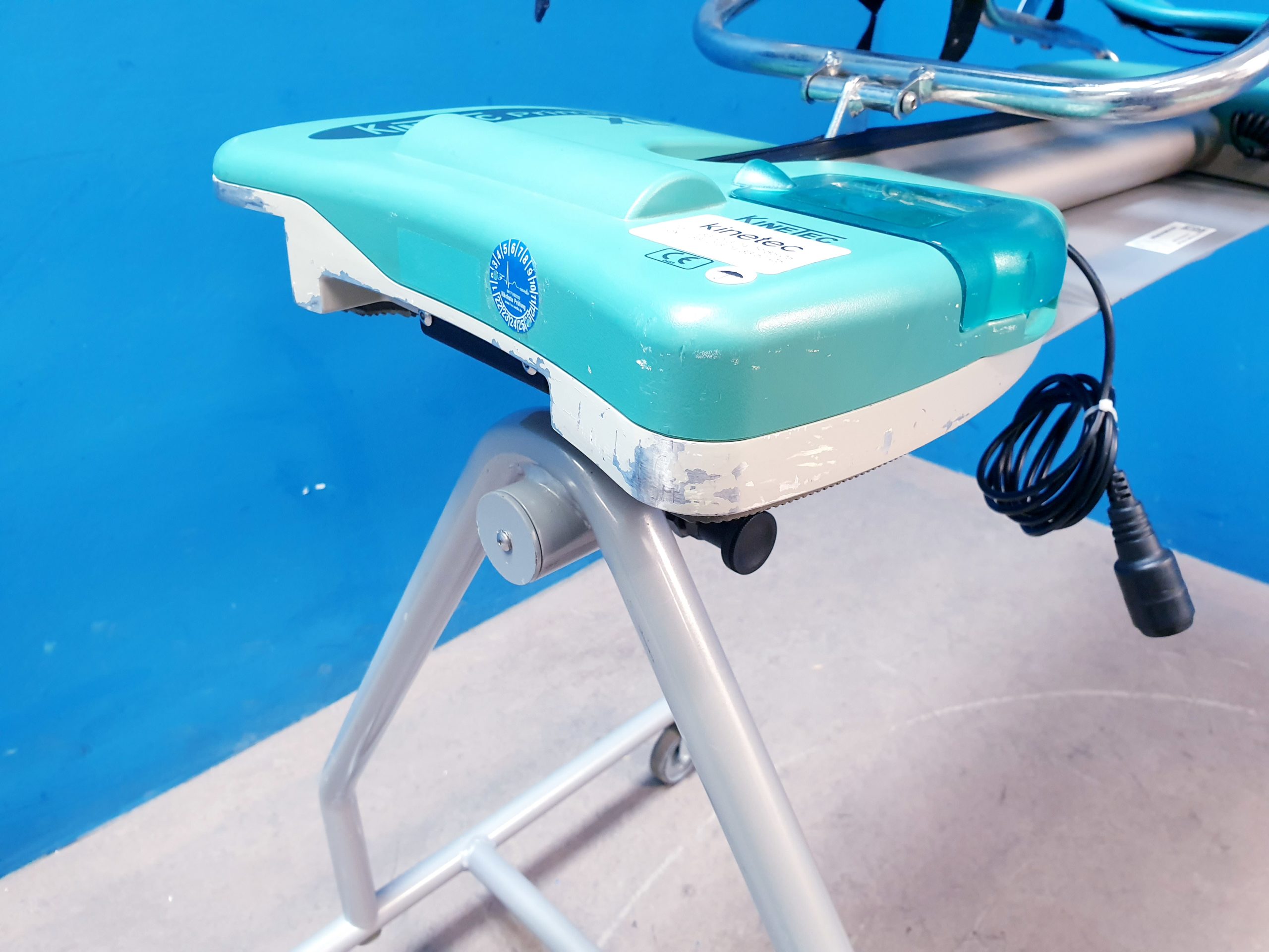 Kinetec Prima XL Knee CPM Machine – Kniebewegunsschiene thumbnail 5