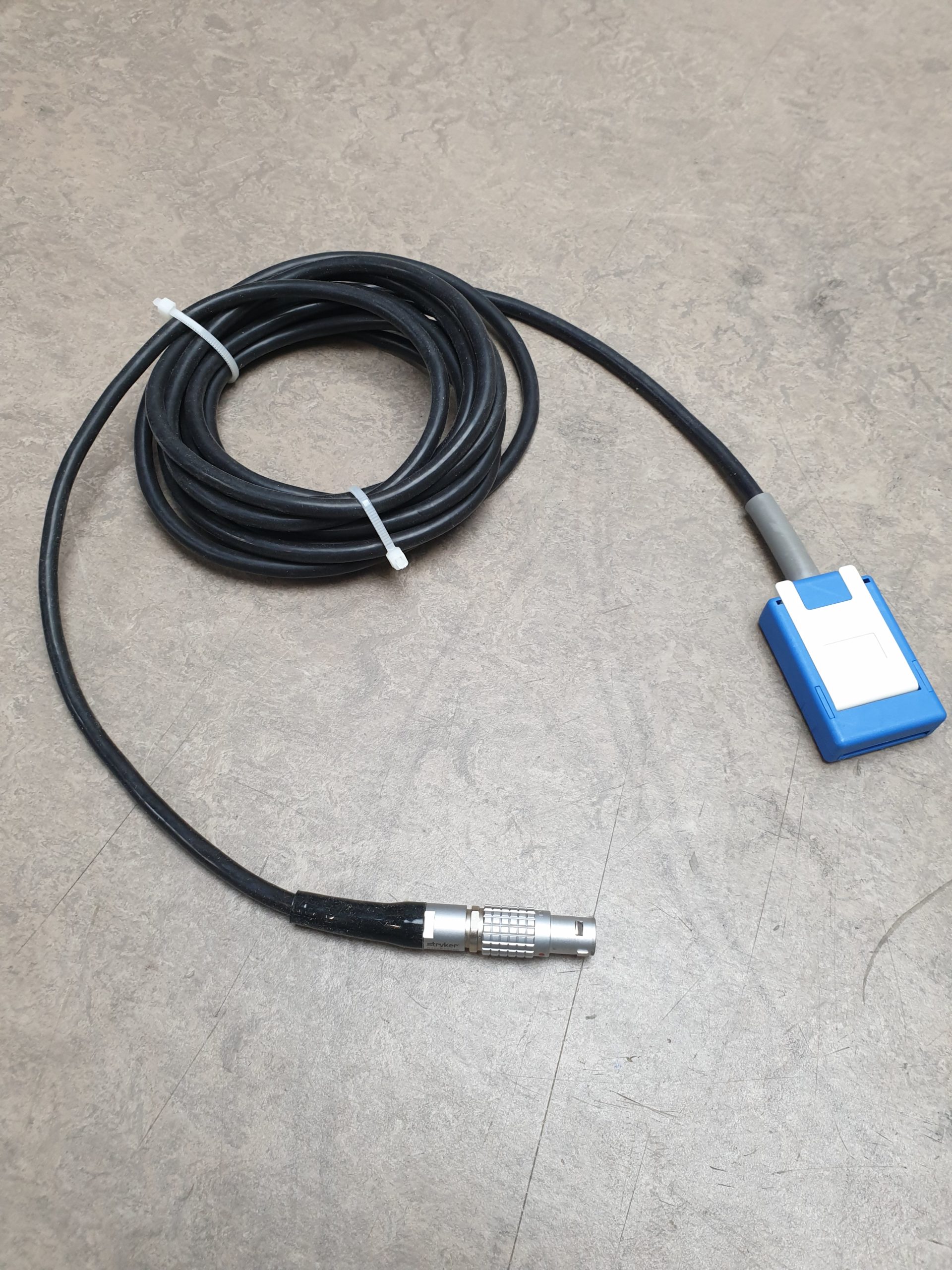 Stryker RF MultiGen 0406-900-000 Ineterventional Spine Generator + Zubehör thumbnail 6