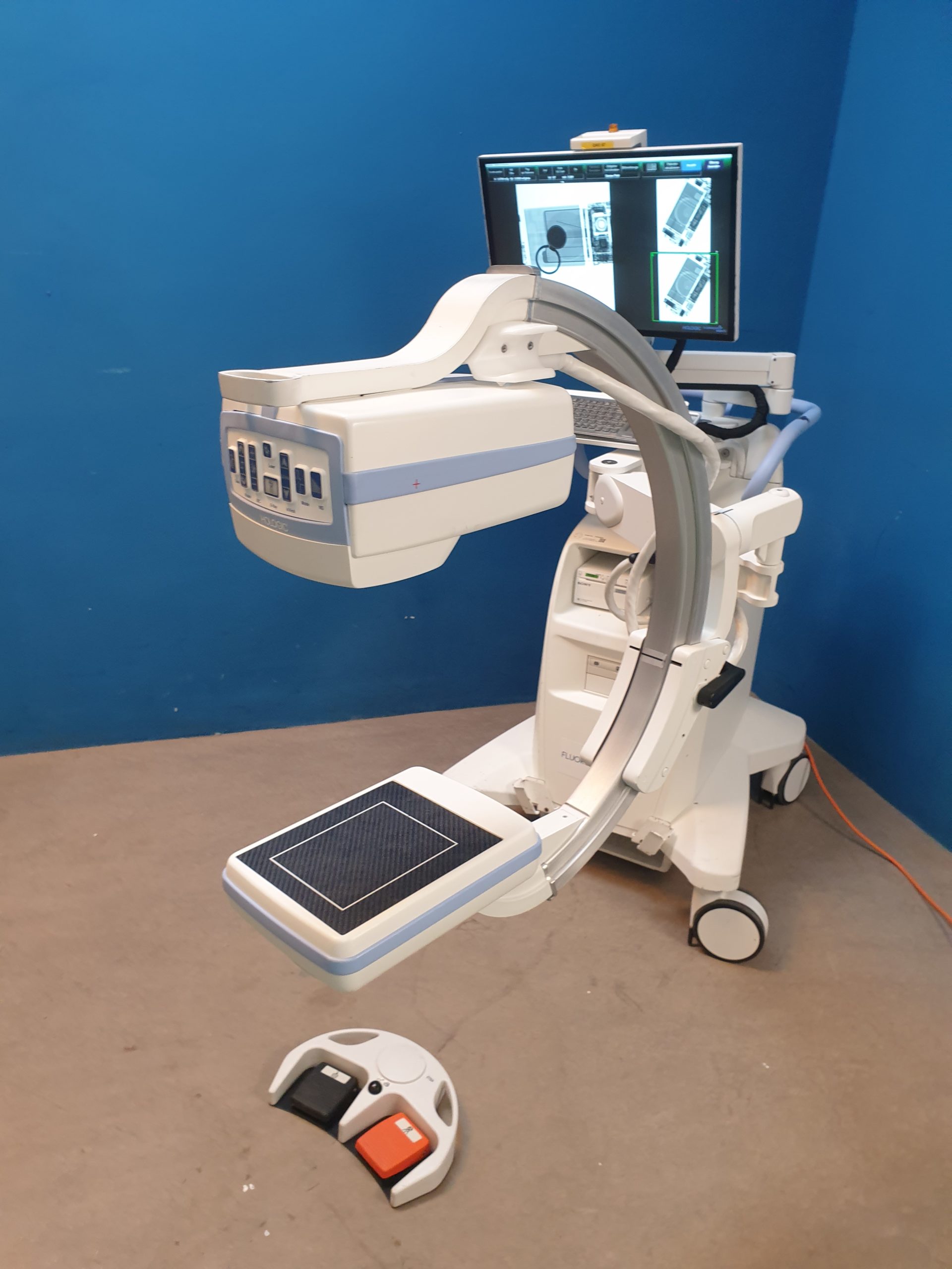 Hologic Fluoroscan InSight FD Mini C-Arm thumbnail 5