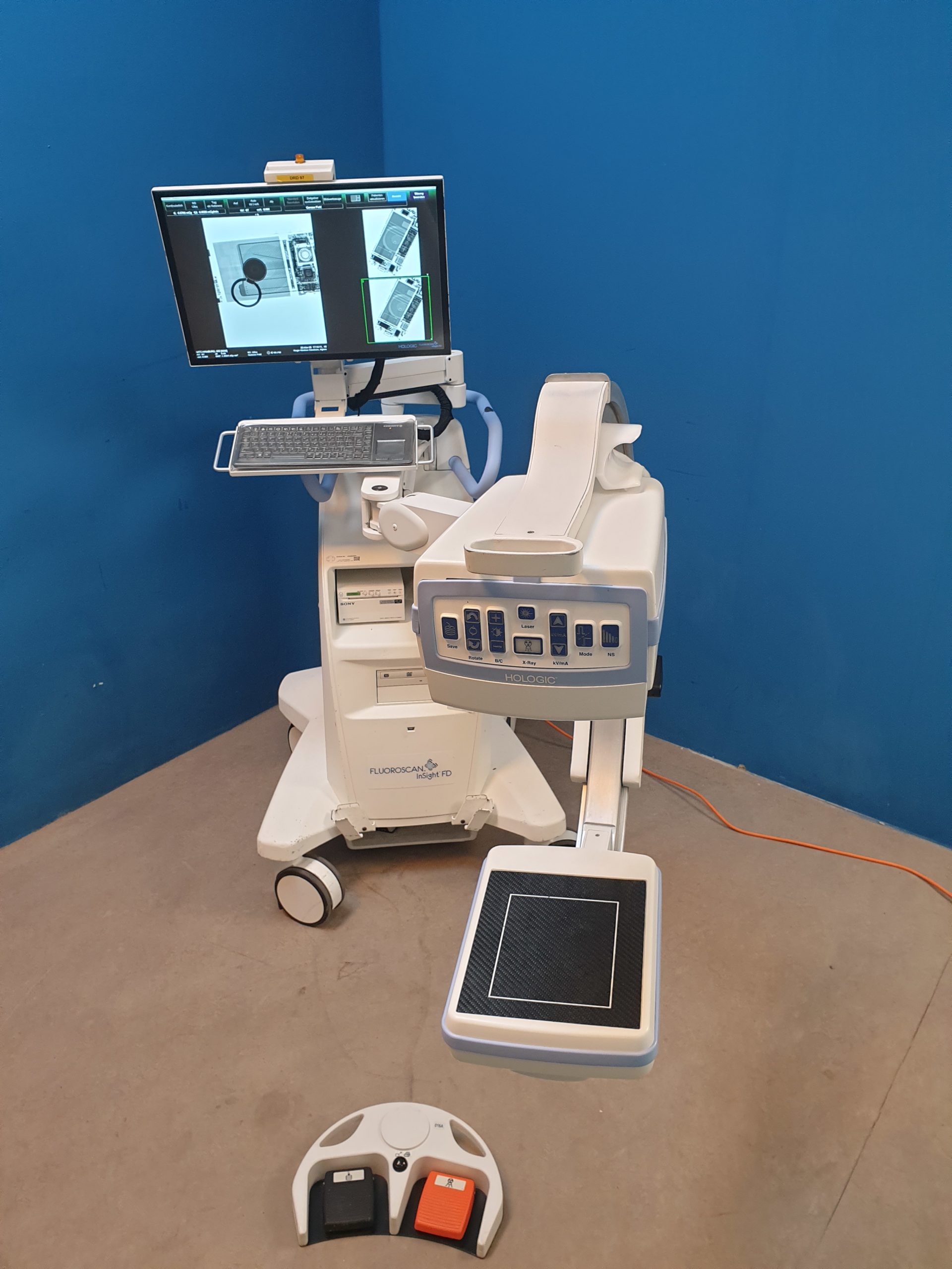 Hologic Fluoroscan InSight FD Mini C-Arm thumbnail 6