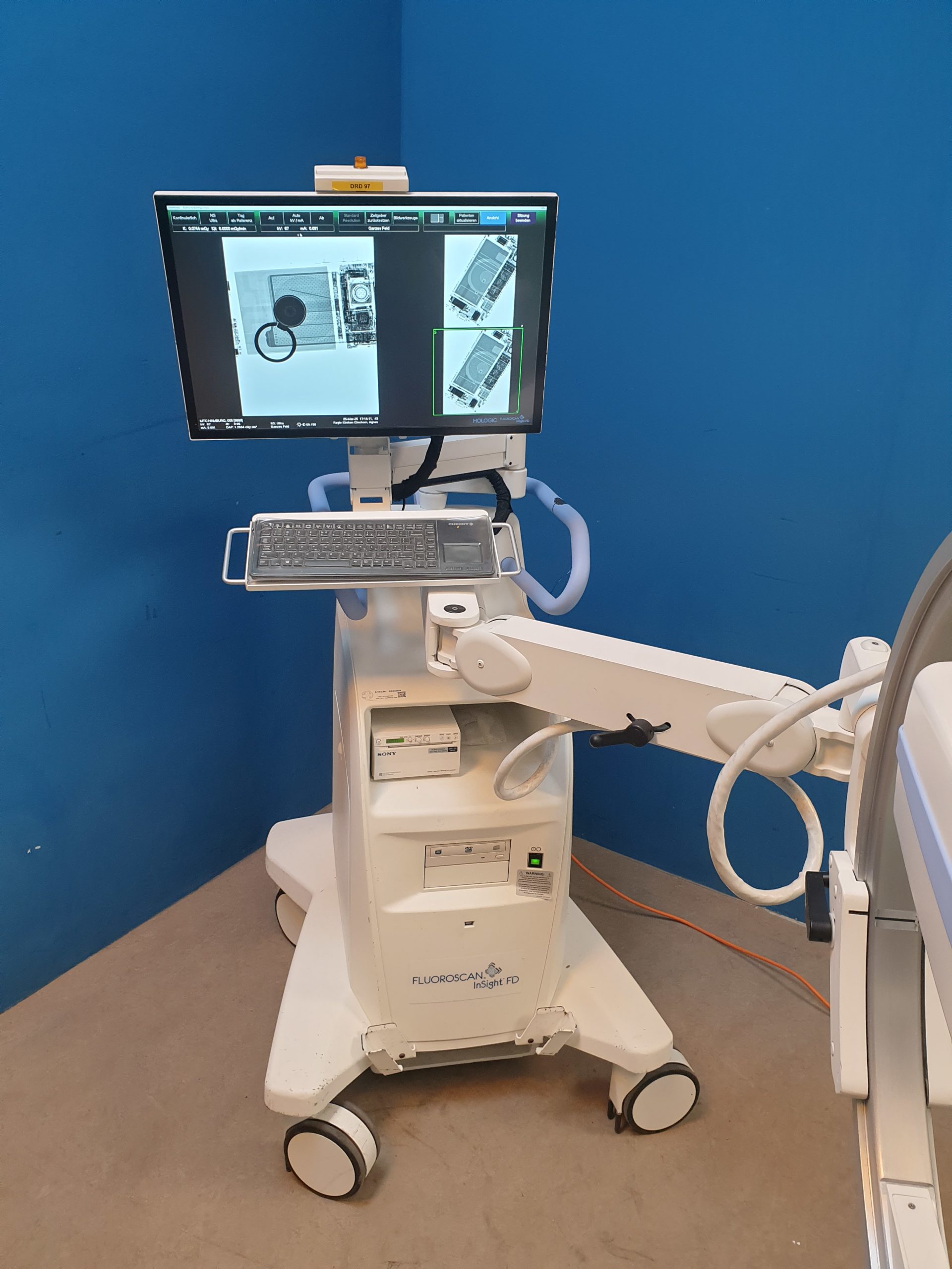 Hologic Fluoroscan InSight FD Mini C-Arm thumbnail 7