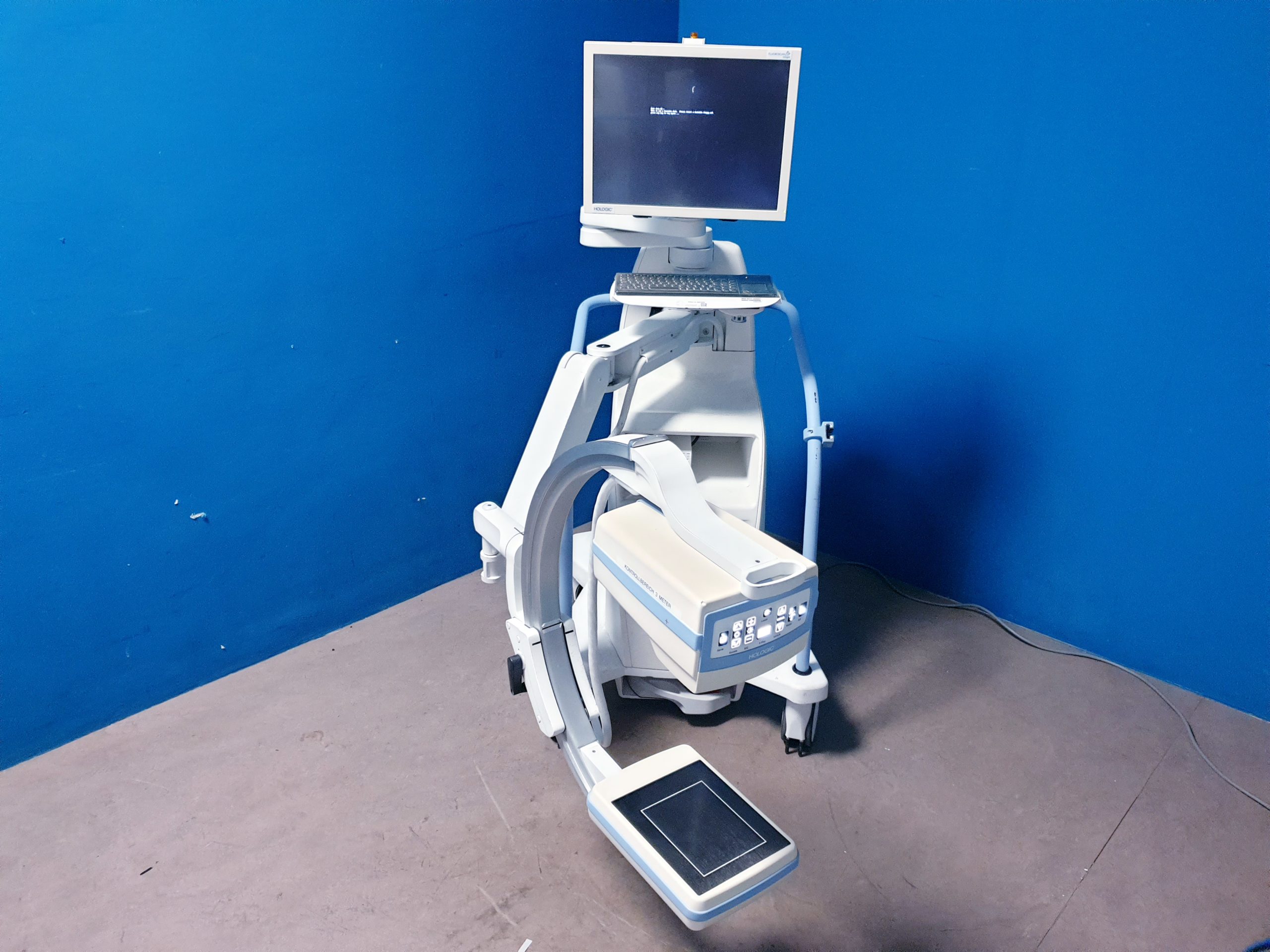 Hologic Fluoroscan insight C Arm DOM 2015 – — image 1 of 4