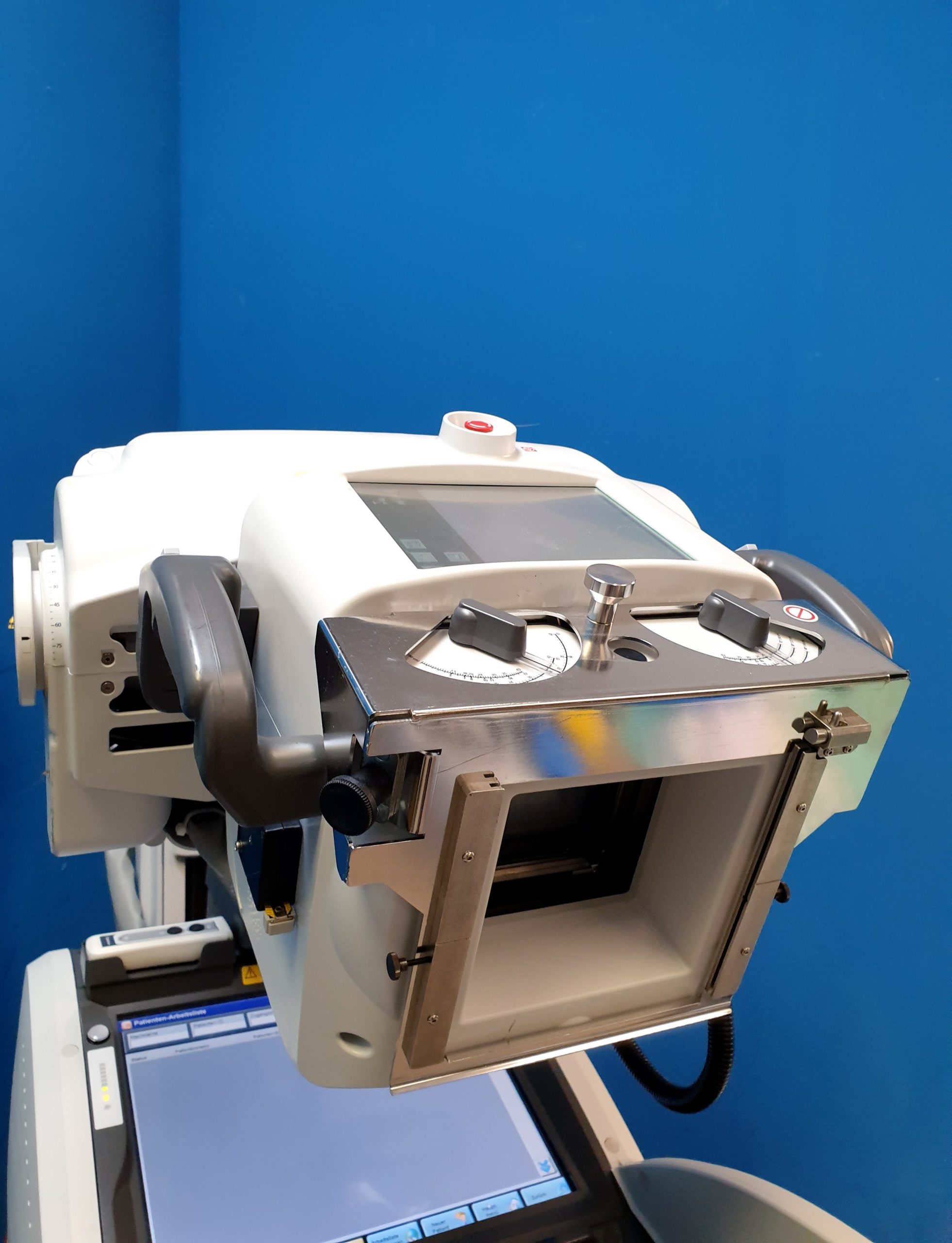 Carestream DRX-Revolution Mobile X-ray System DOM 2018 thumbnail 10