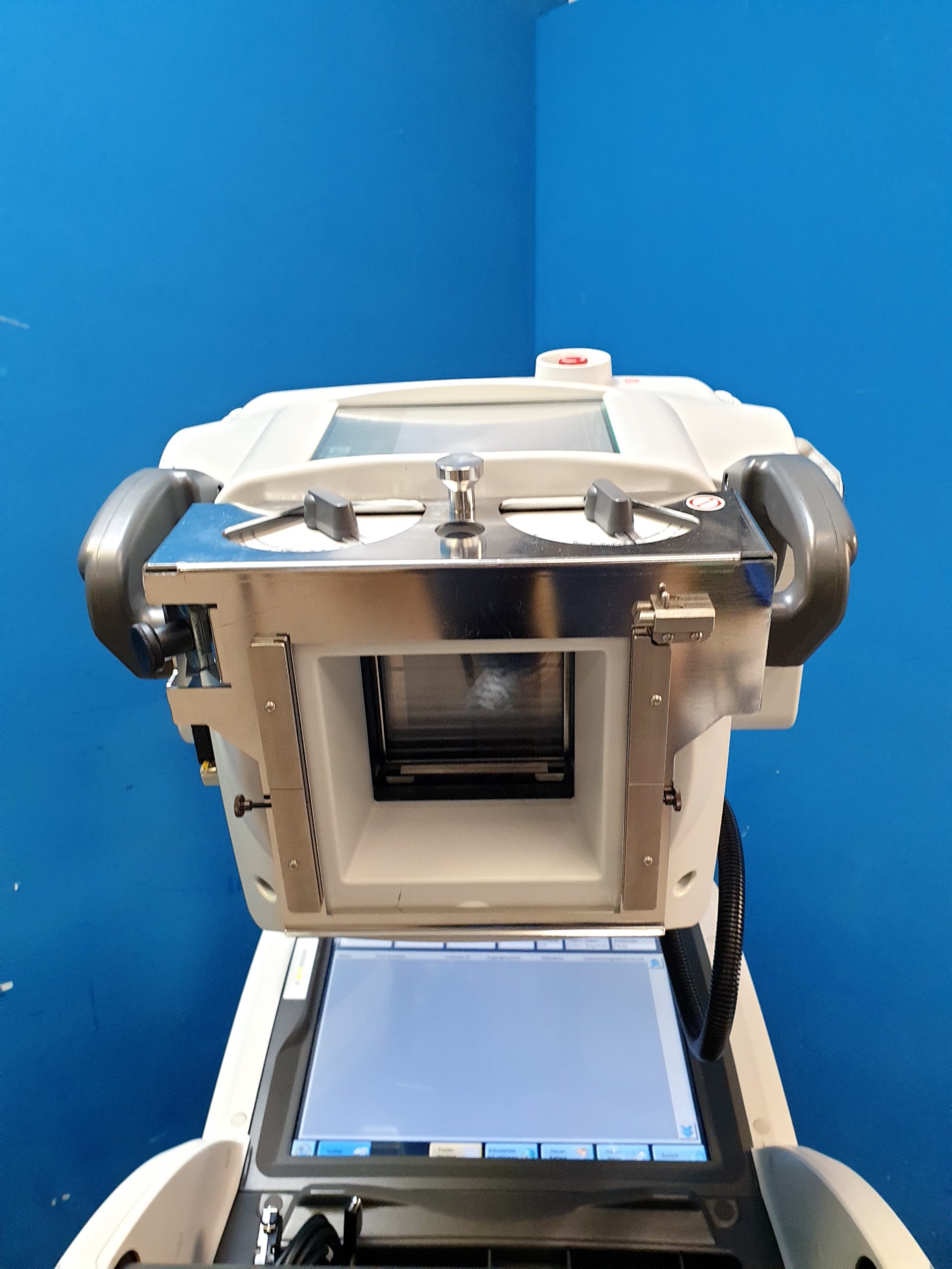 Carestream DRX-Revolution Mobile X-ray System DOM 2018 thumbnail 14