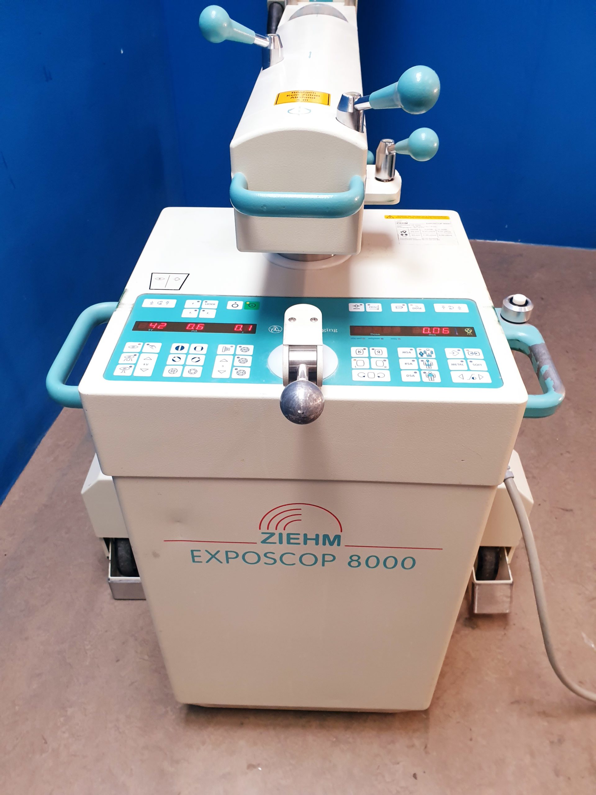 Ziehm Exposcop 8000 C Bogen Mobiles Röntgengerät mit doppeltem Monitor thumbnail 4