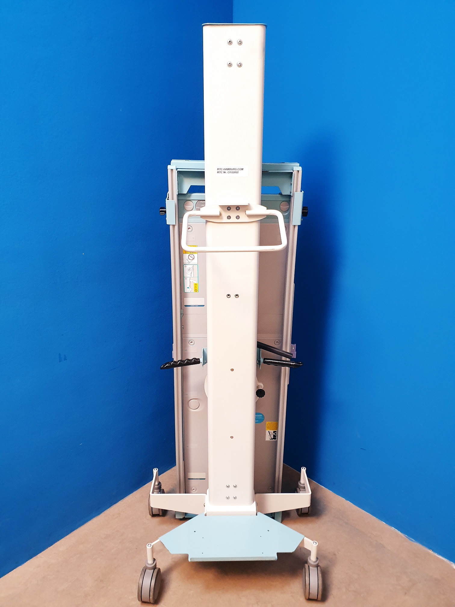 Fuji Röntgenkasettenträger + 1 x FCR Type CC 35,4X124,5cm + 1 x FCR Type LC 35,4 X 124,5 cm BOTTOM + 1 x FCR Type LC 35,4 X 124,5 cm MIDDLE — image 1 of 10