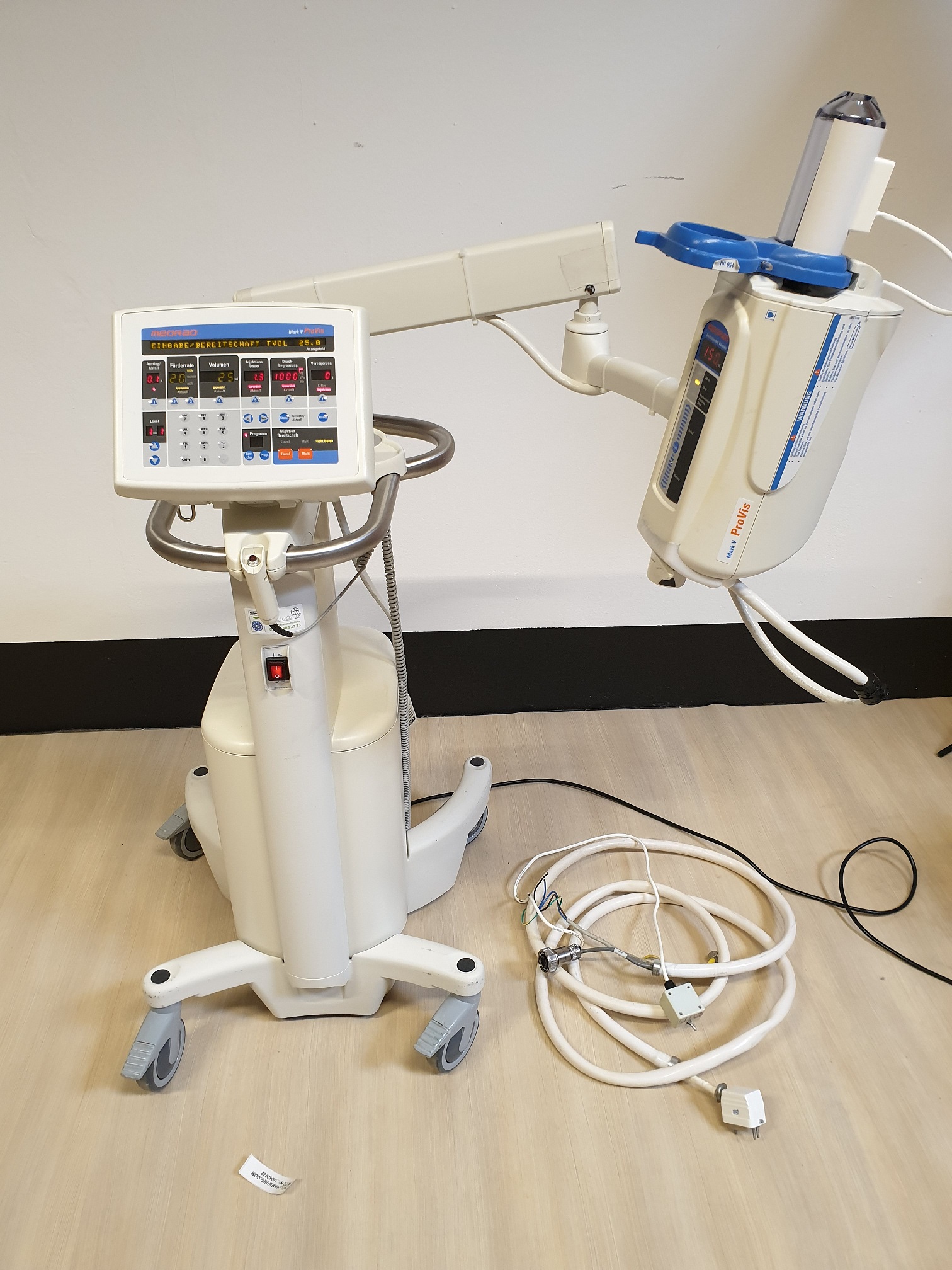 MEDRAD Mark V ProVis Angiographischer Injektor — image 1 of 13