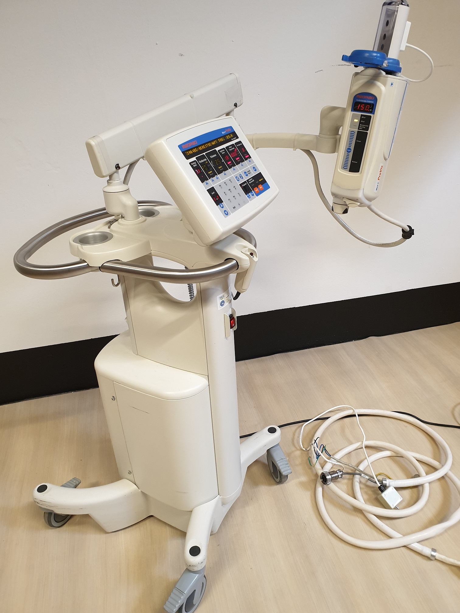 MEDRAD Mark V ProVis Angiographischer Injektor thumbnail 9