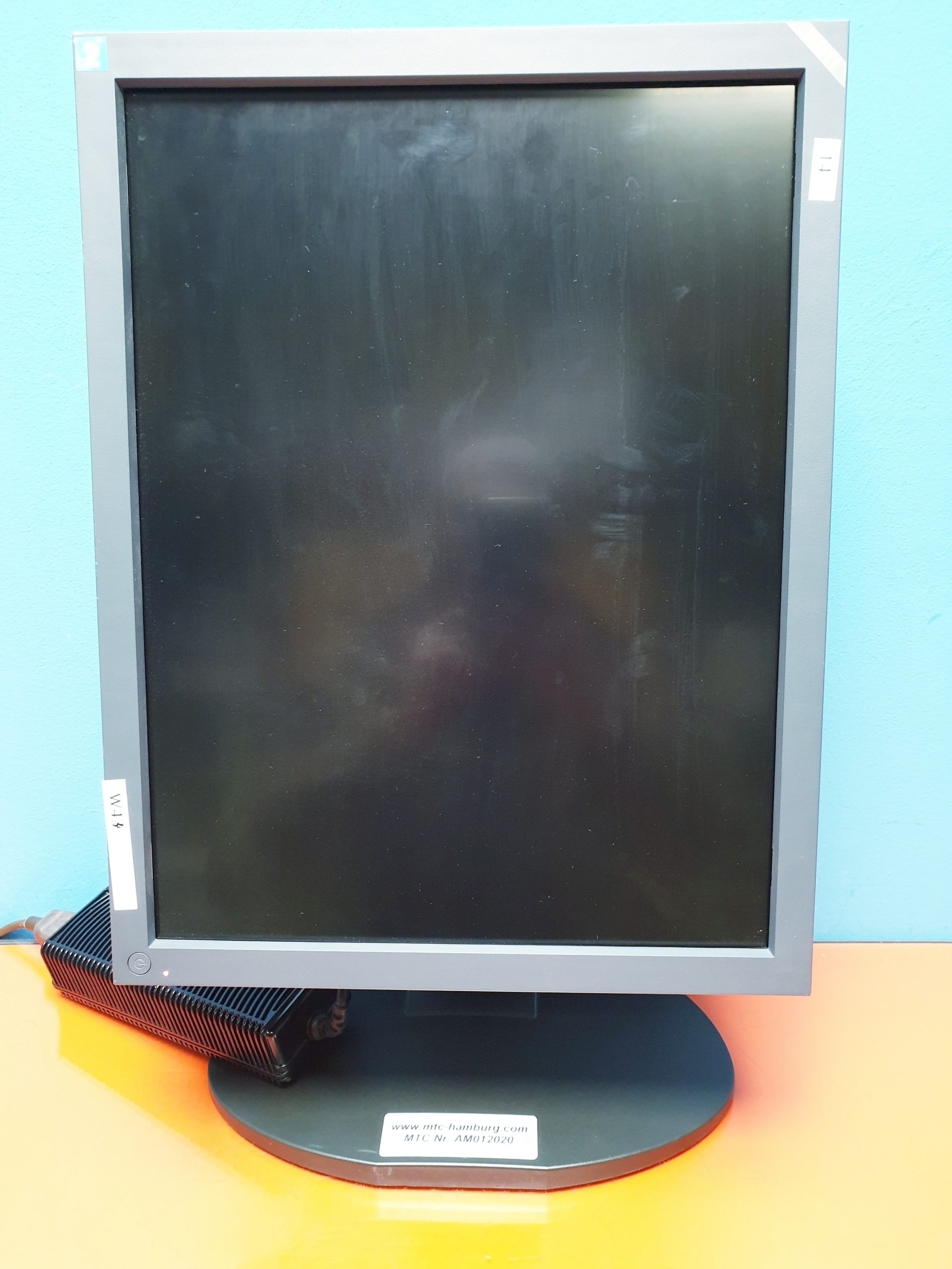 Totoku ME315L MONITOR Monochrome LCD X-Ray Image Monitor Befundmonitor thumbnail 2