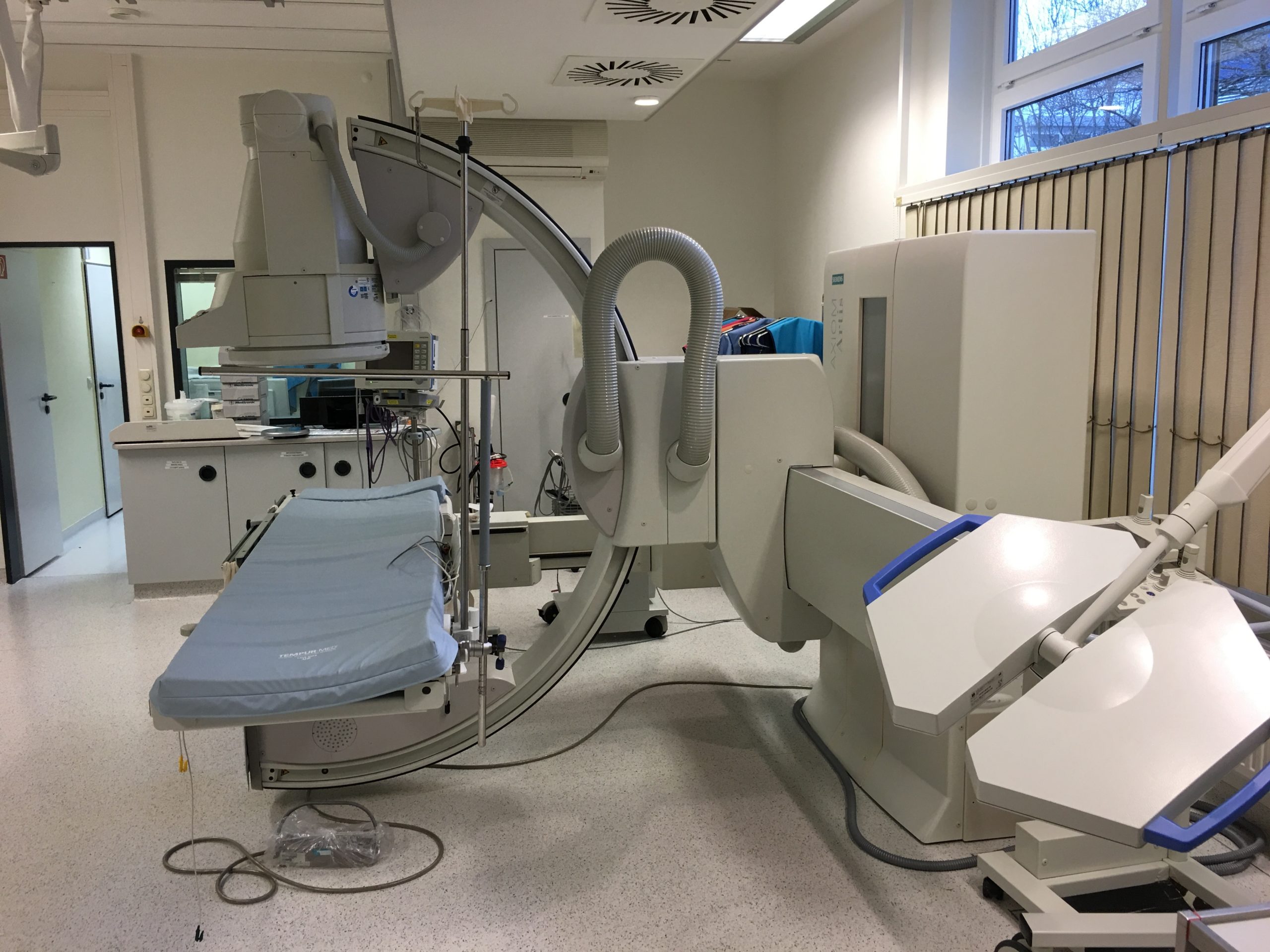 Siemens Axiom Artis MP, BJ 2004, voll funktionsfähig, bereits demontiert / eingelagert — image 1 of 2