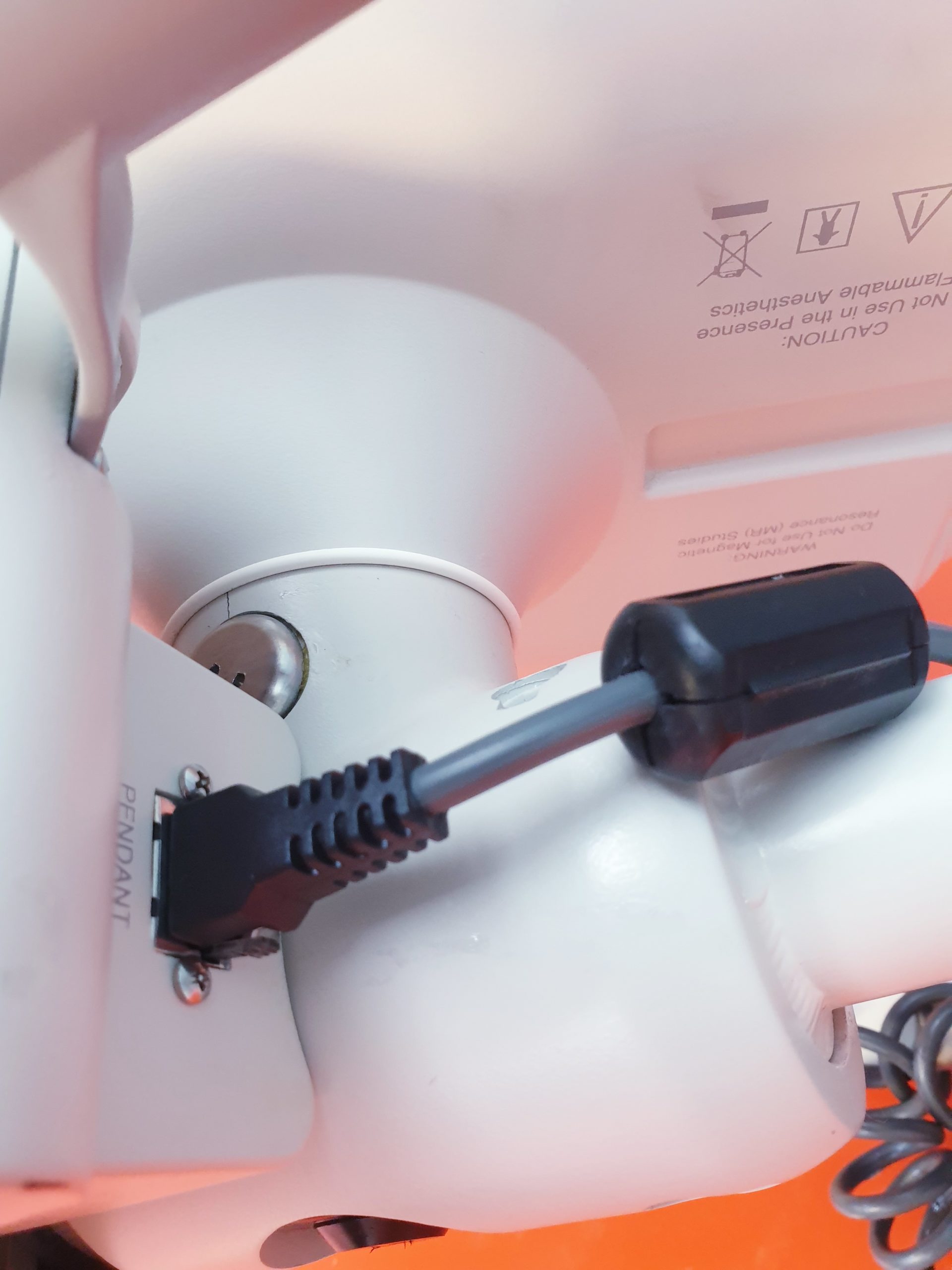 ACIST Empower CTA Injector CT mit Mavig Tragearm thumbnail 5