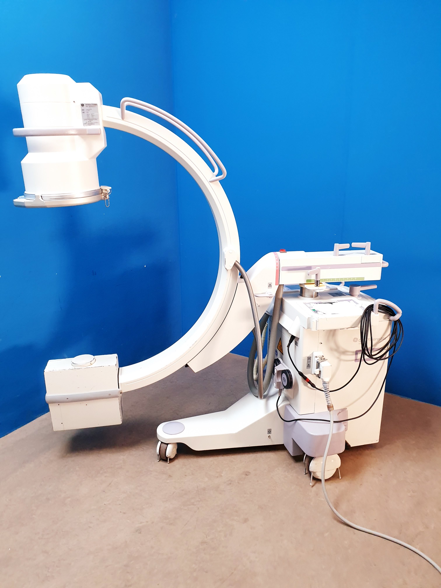 GE OEC 7900 Fluorostar C Arm – C Bogen mit 02 Monitorwagen thumbnail 5