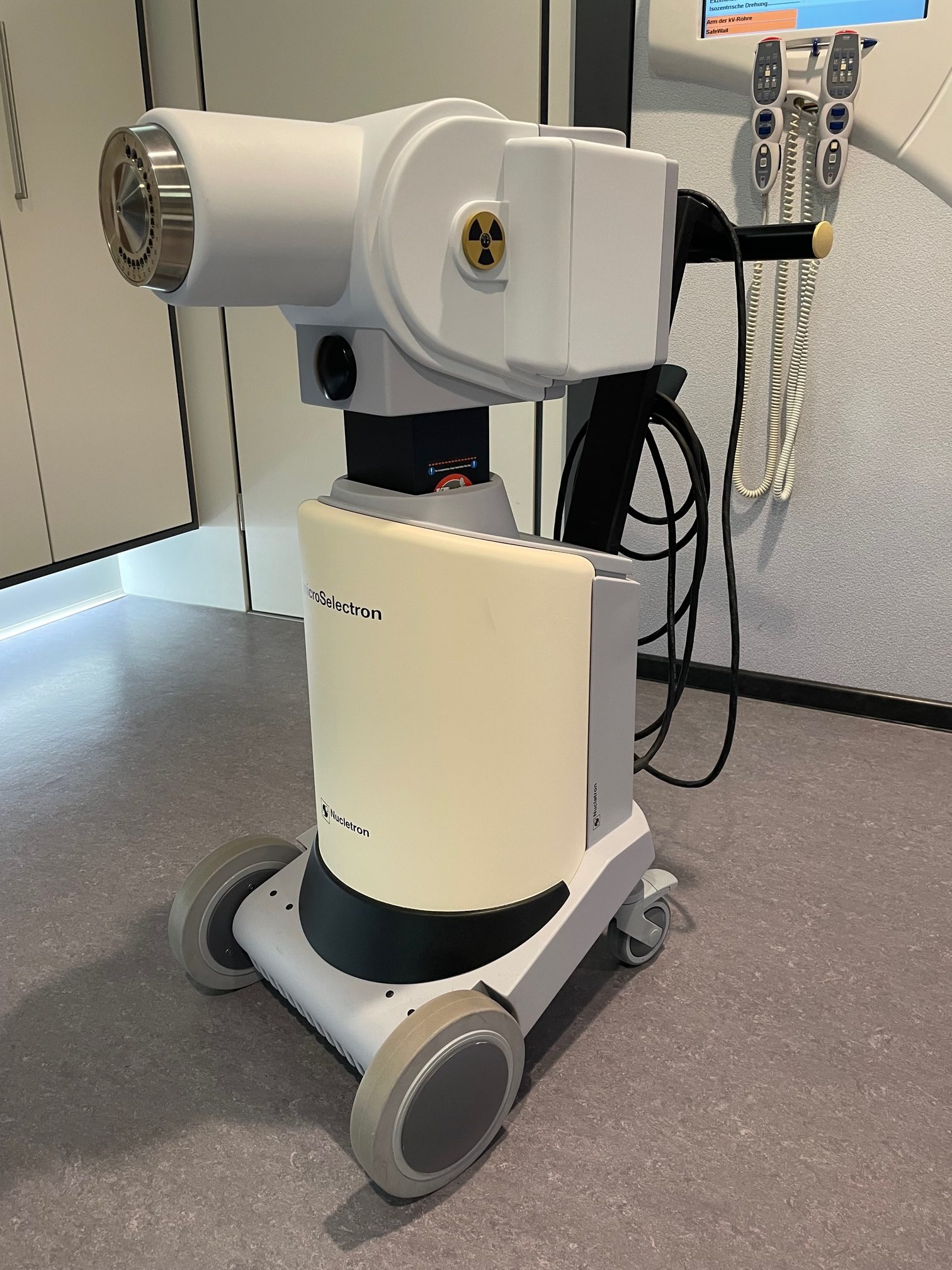 ELEKTA Nucletron MicroSelection Digital DOM 2015 — image 1 of 1