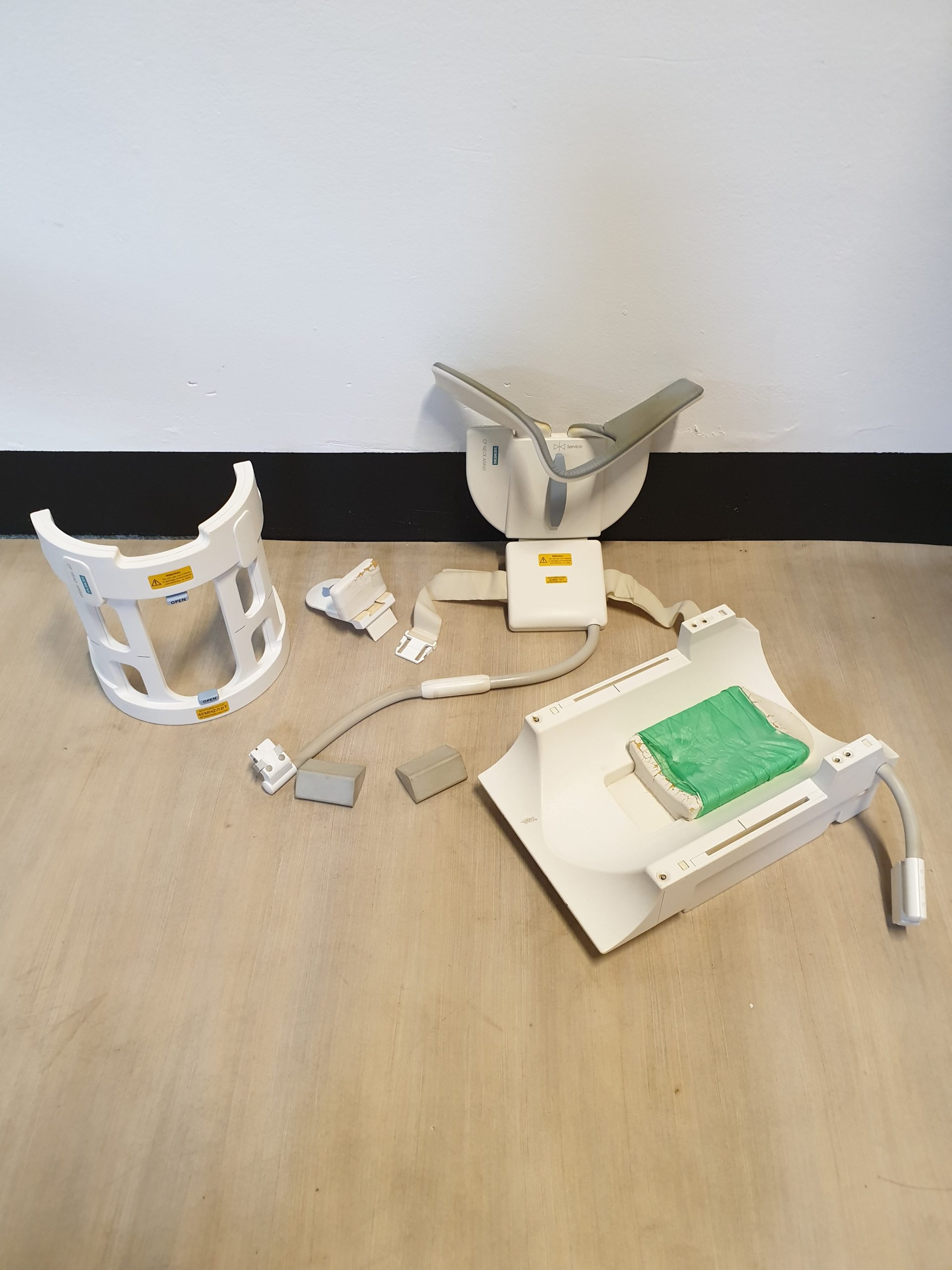 Siemens cp Head array coil + Neck array 03146524 + 3146029 … — image 1 of 16