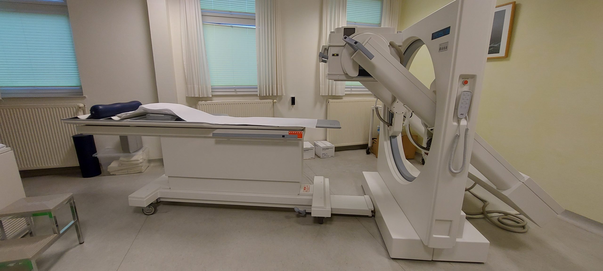 Gamma-Kamera Typ DIACAM / SCINTRON 7 Baujahr 2014 zum Einsatz für das gesamte Spektrum der Nuklearmedizin — image 1 of 5