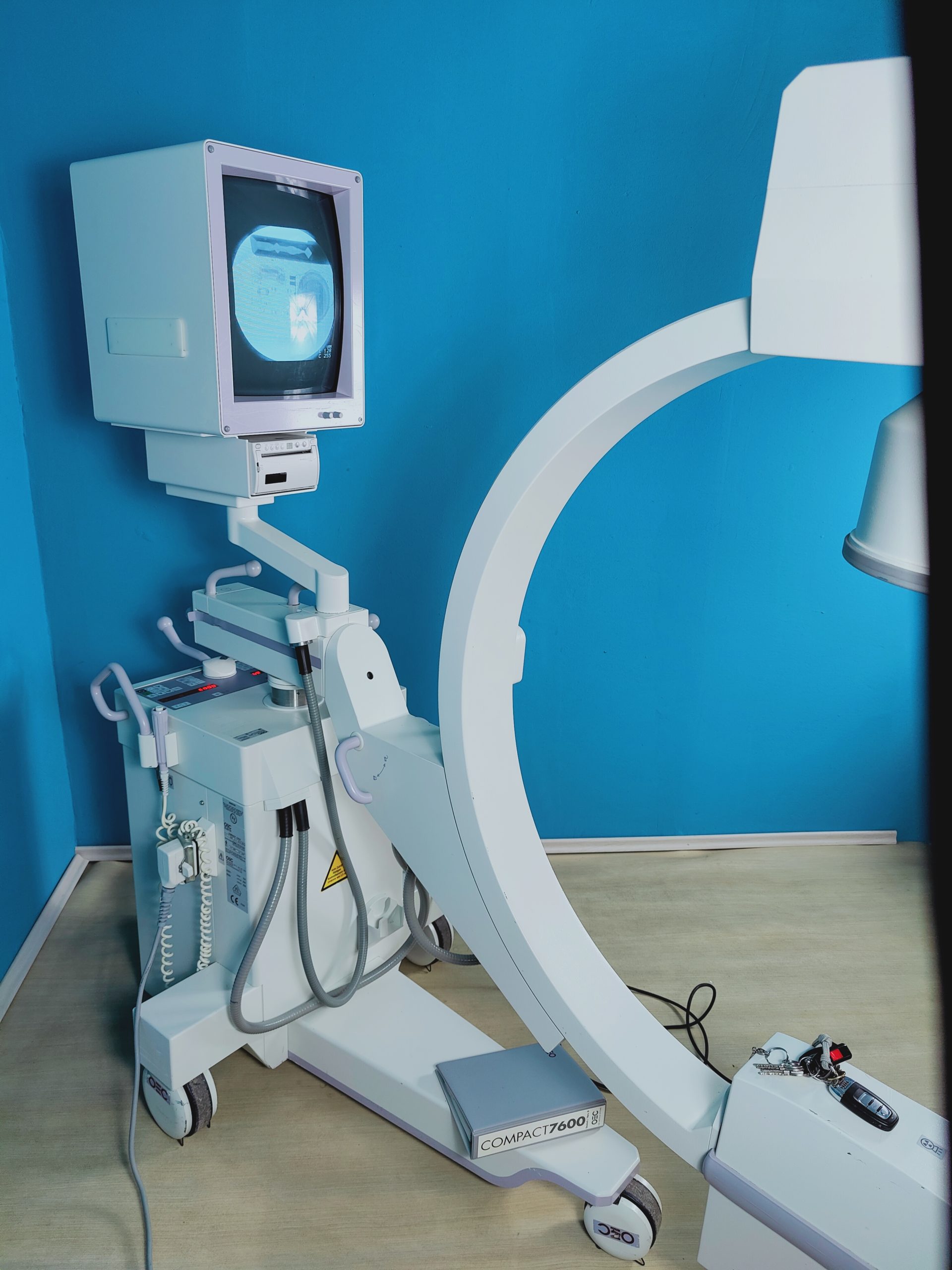 GE OEC Compact 7600 C-Arm // C bogen thumbnail 2