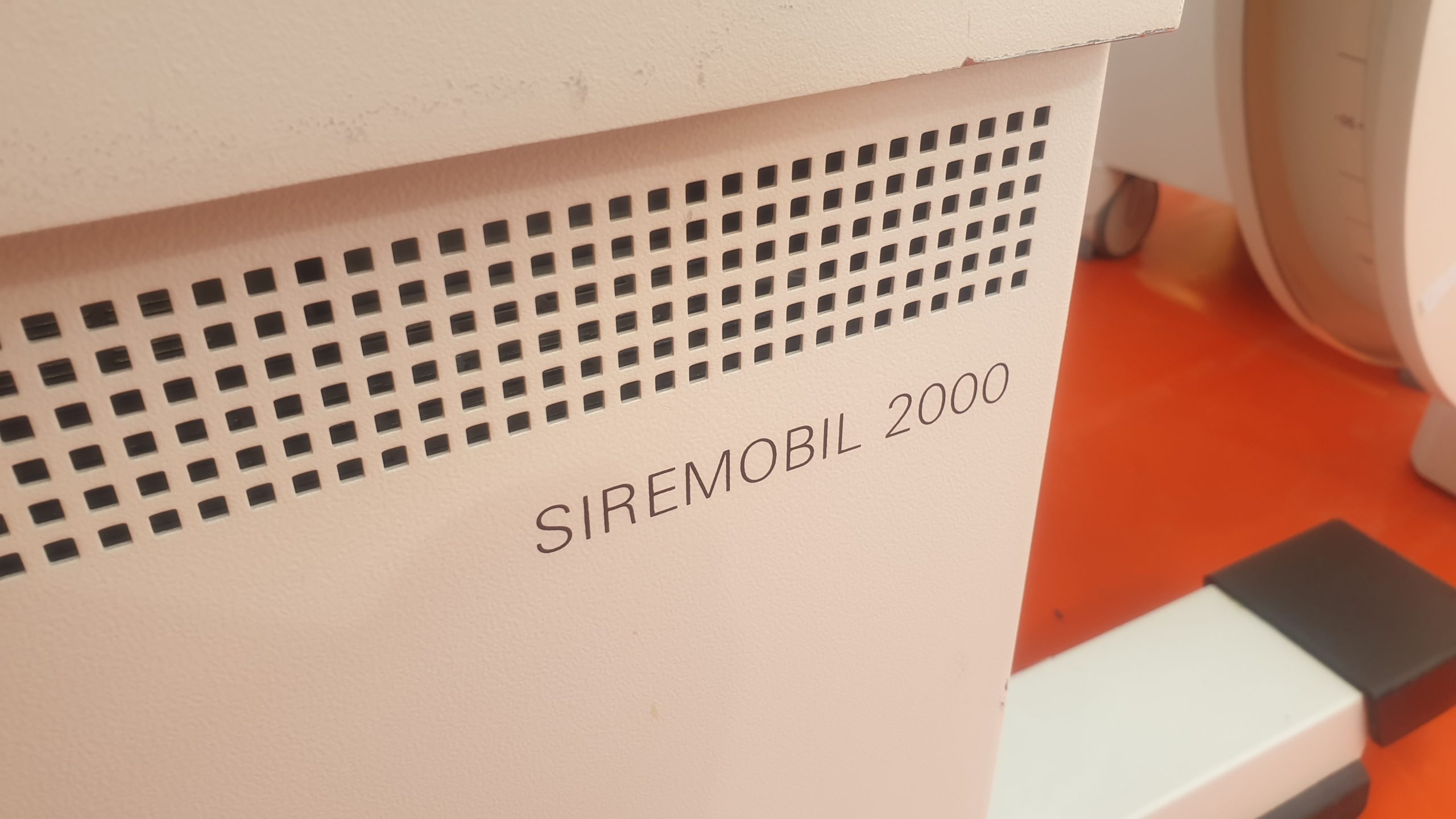 Siemens Siremobil 2000 mit Doppelmonitor — image 1 of 2