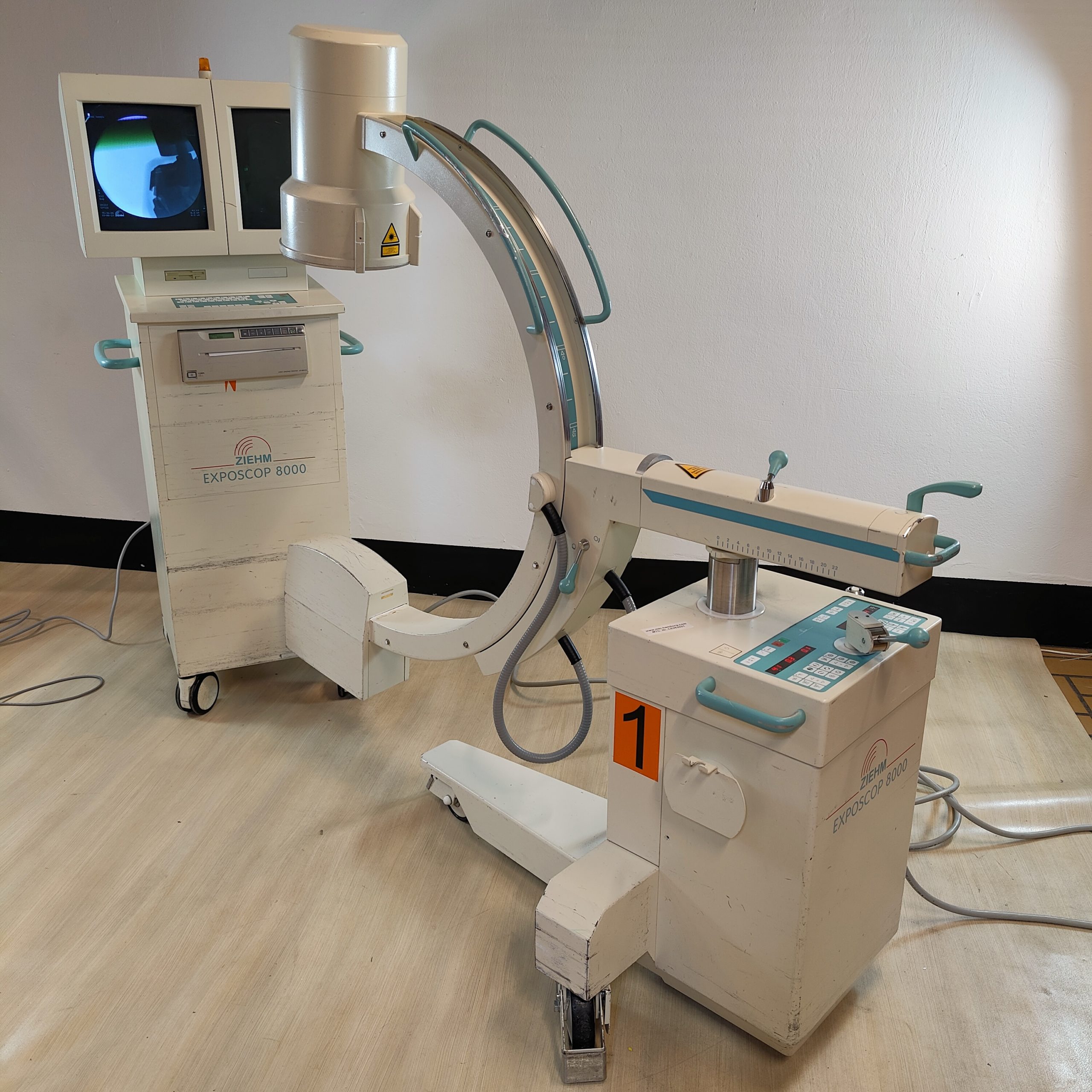 Ziehm Exposcop 8000 C Bogen Mobiles Röntgengerät — image 1 of 7