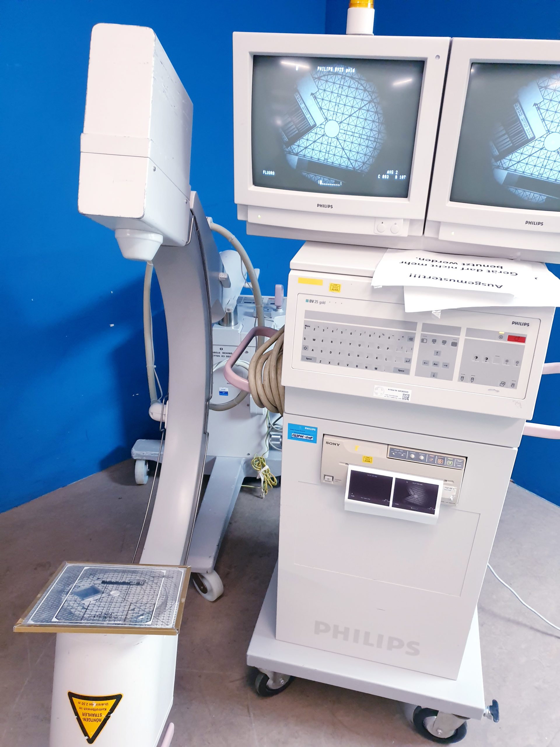 Philips BV 25 – BV25 Gold fahrbarer C-Bogen mit Doppelmonitor thumbnail 2