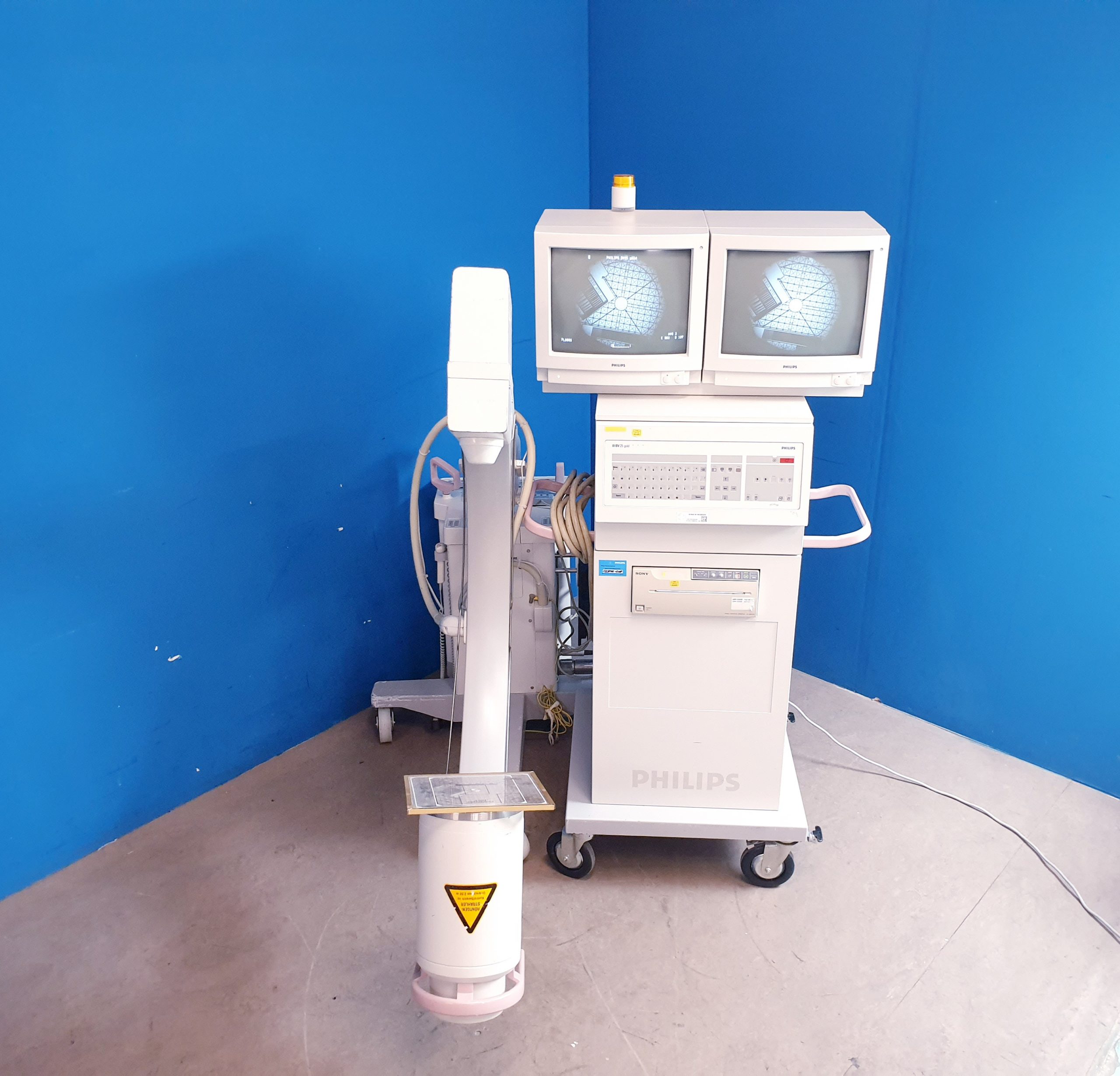 Philips BV 25 – BV25 Gold fahrbarer C-Bogen mit Doppelmonitor thumbnail 3