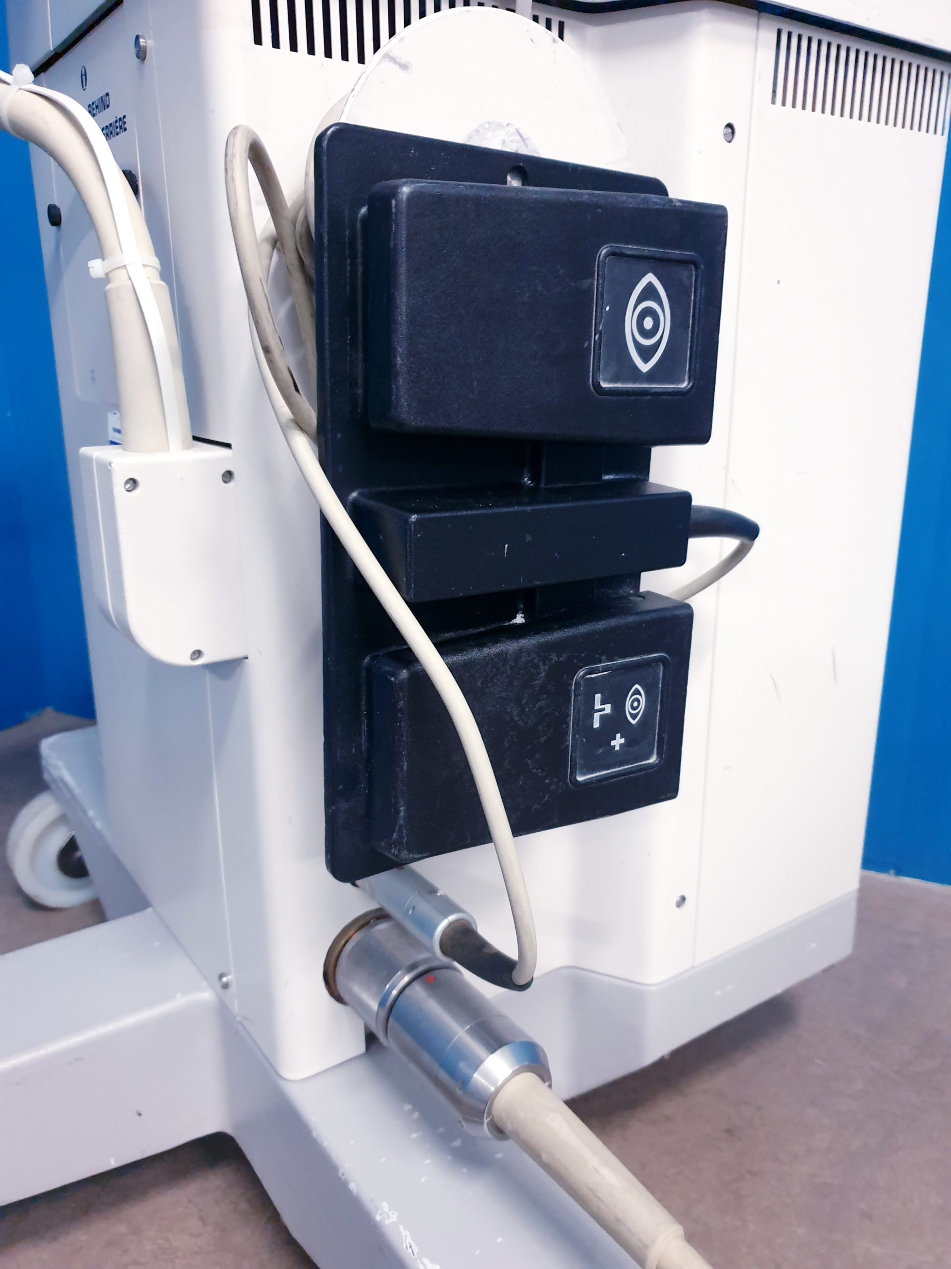Philips BV 25 – BV25 Gold fahrbarer C-Bogen mit Doppelmonitor thumbnail 6