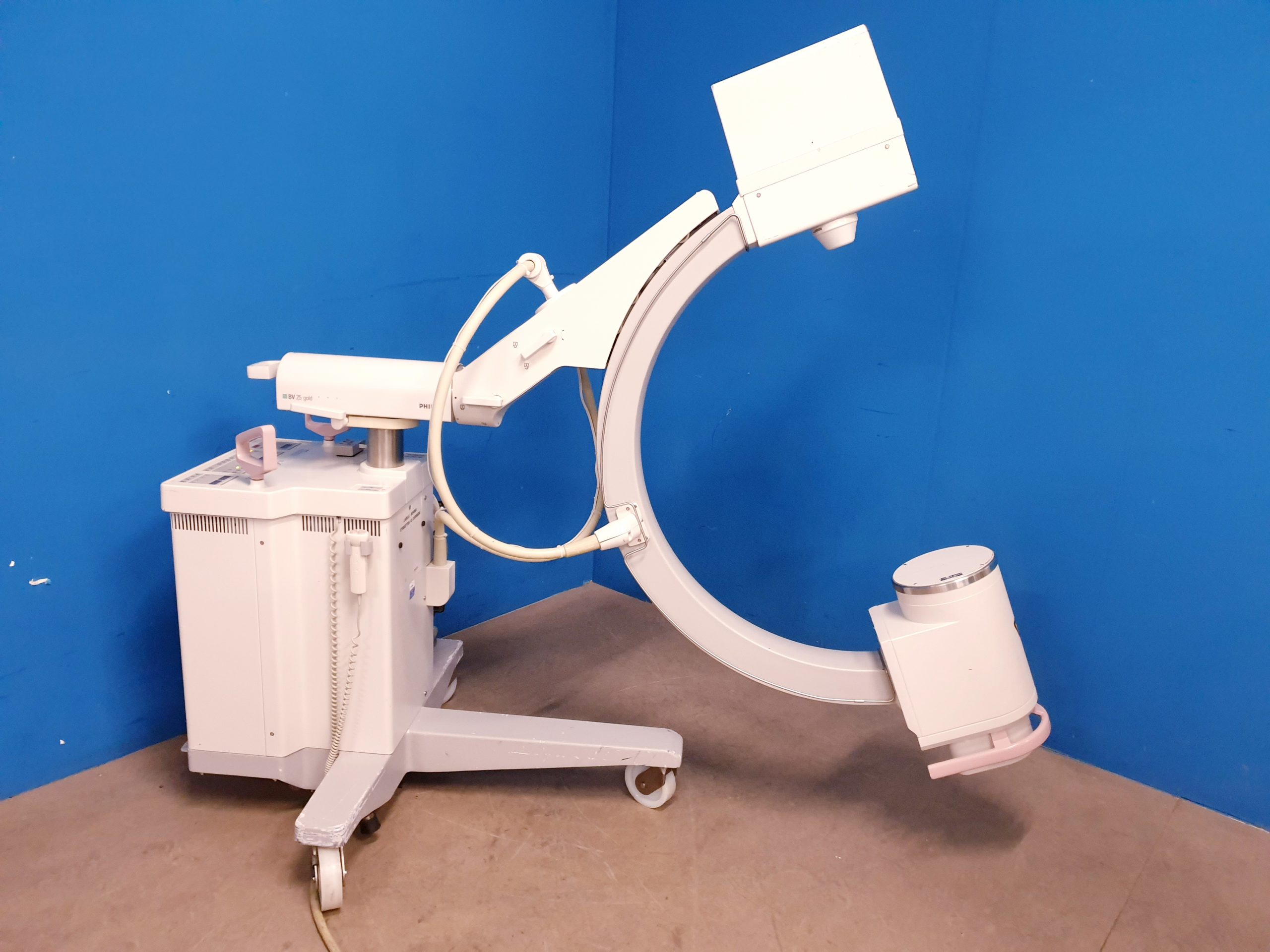 Philips BV 25 – BV25 Gold fahrbarer C-Bogen mit Doppelmonitor thumbnail 8