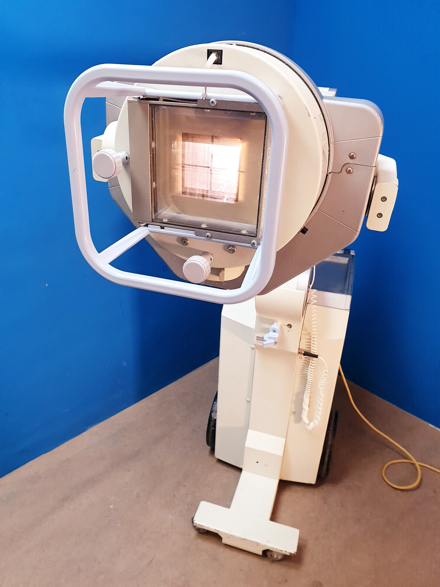 Siemens MOBILETT XP Portable X-Ray DOM 2009 thumbnail 2