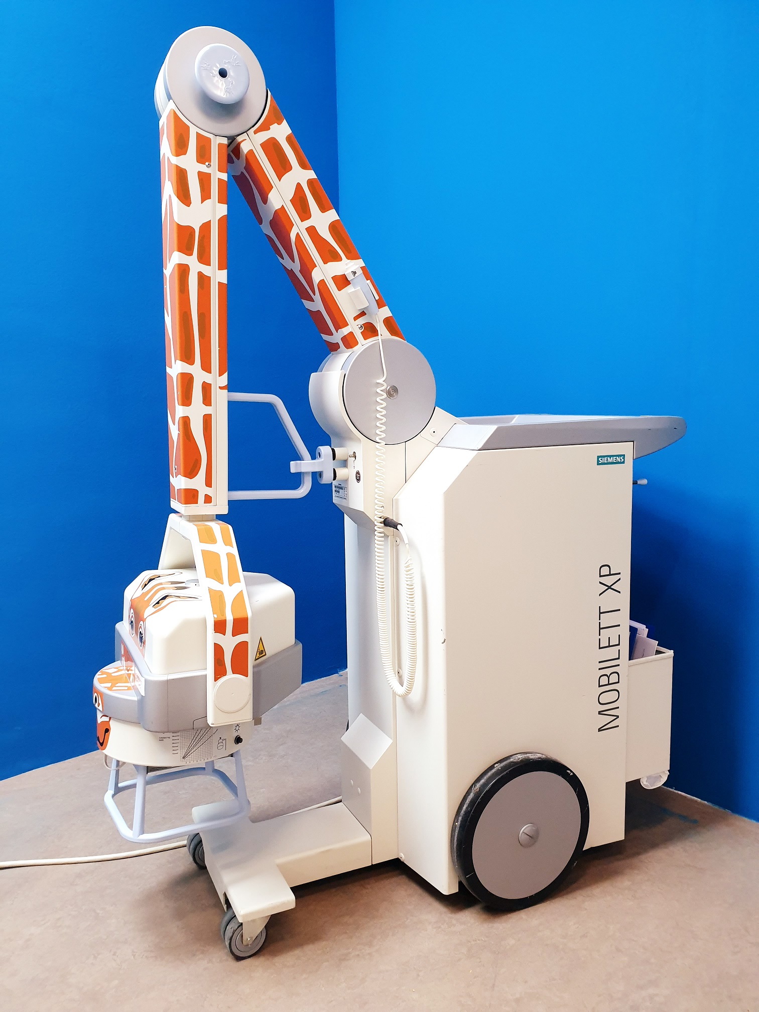 Siemens Mobilett XP Giraffe Röntgenapparat DOM 2010 — image 1 of 6