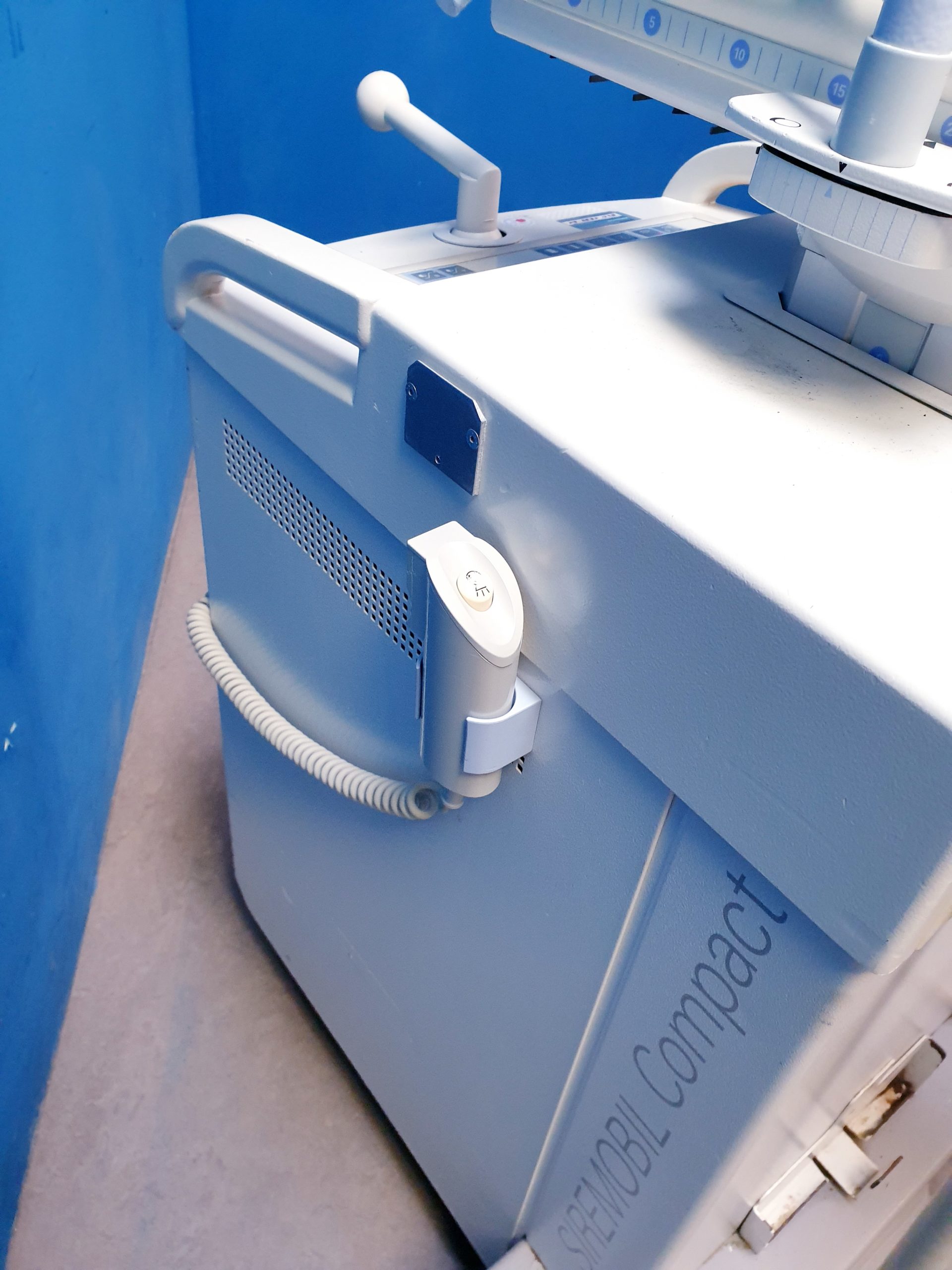 Siemens Siremobil Compact // Compact mobiles Röntgengerät- C-Arm C-Bogen — thumbnail 13