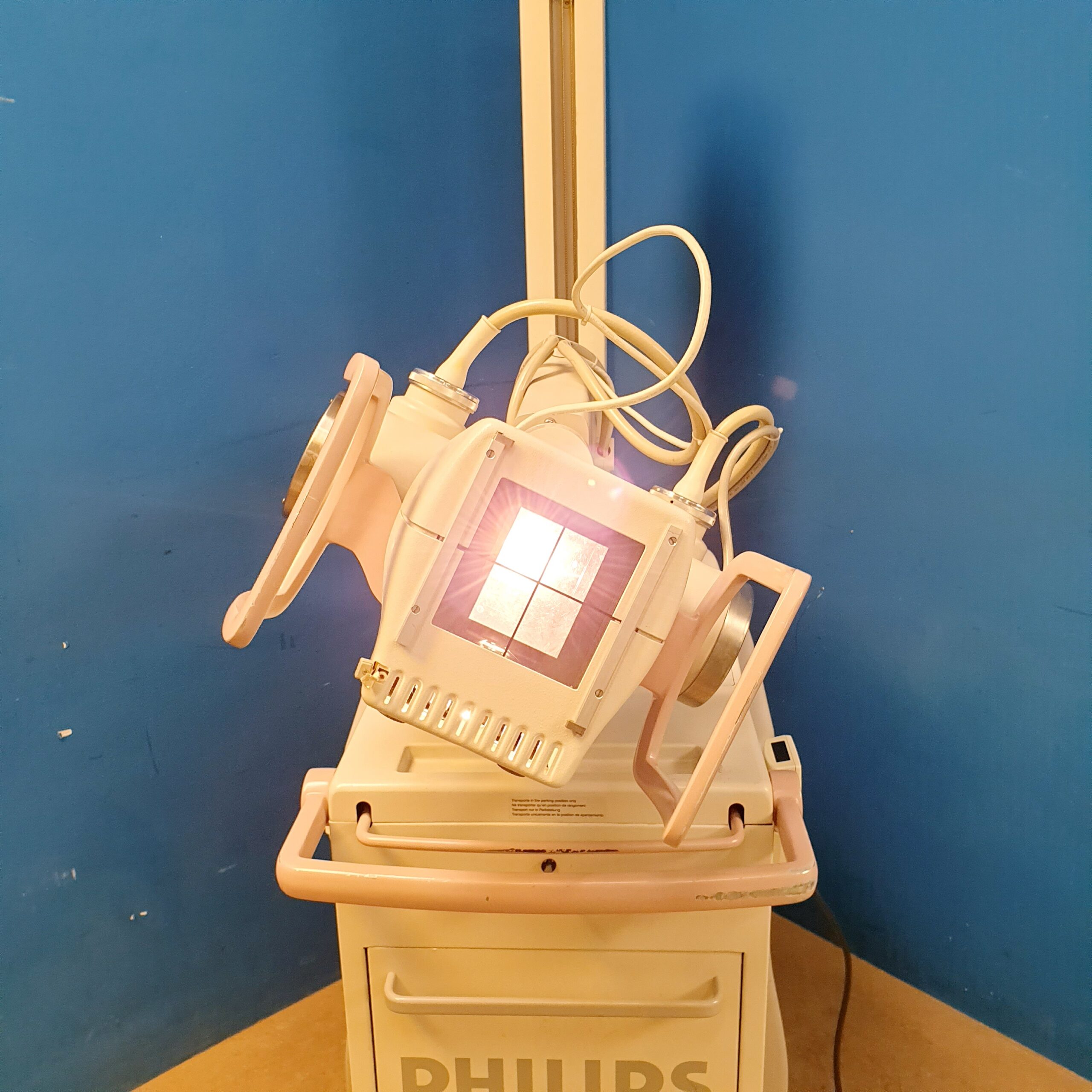 Philips Typ Practix 300 Röntgen-Aufnahmegerät fahrbar — image 1 of 22