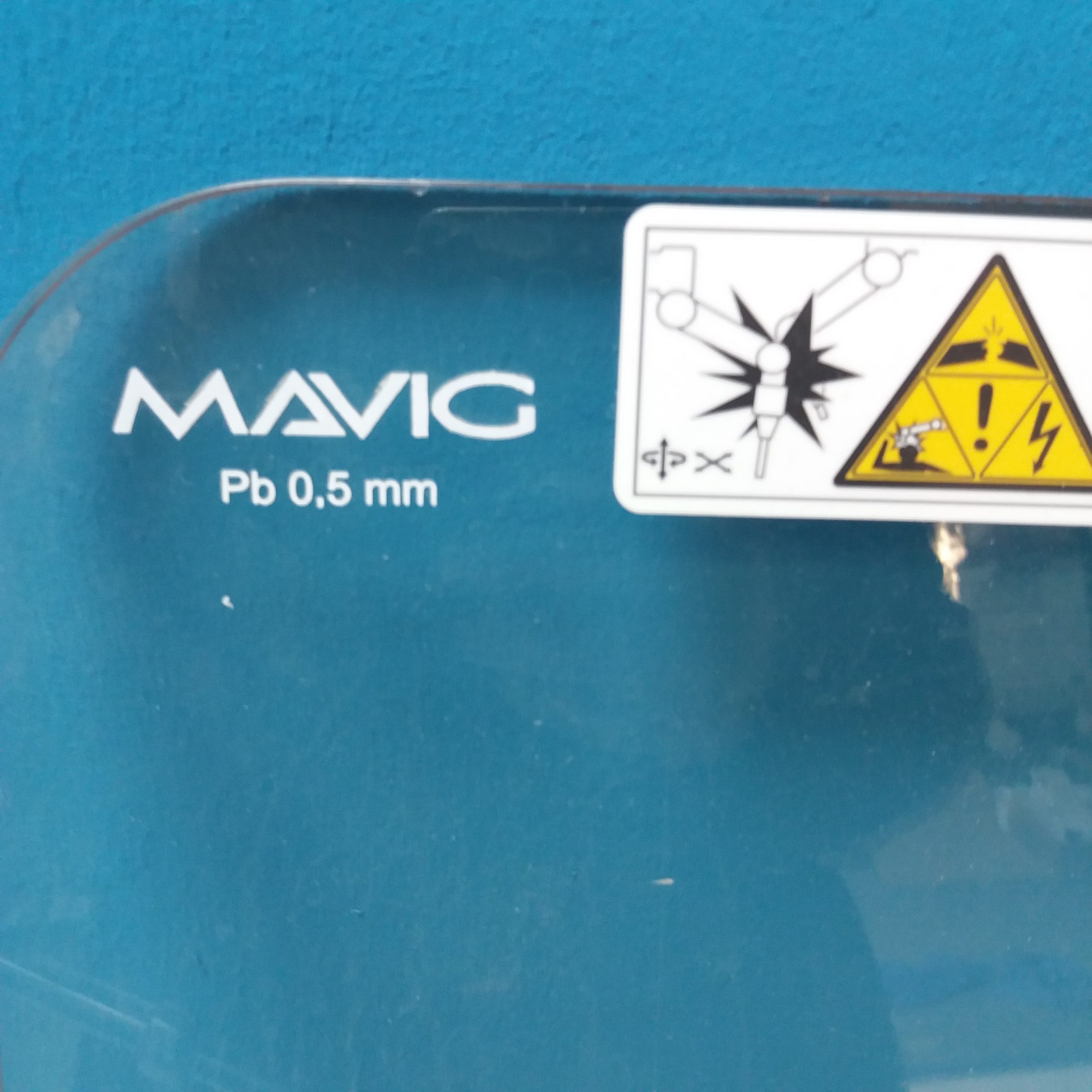 MAVIG Protegra 2 OT25B05 Pb 0.5mm X-Ray Shield Non-Radioactive 23.5″x30″ thumbnail 2