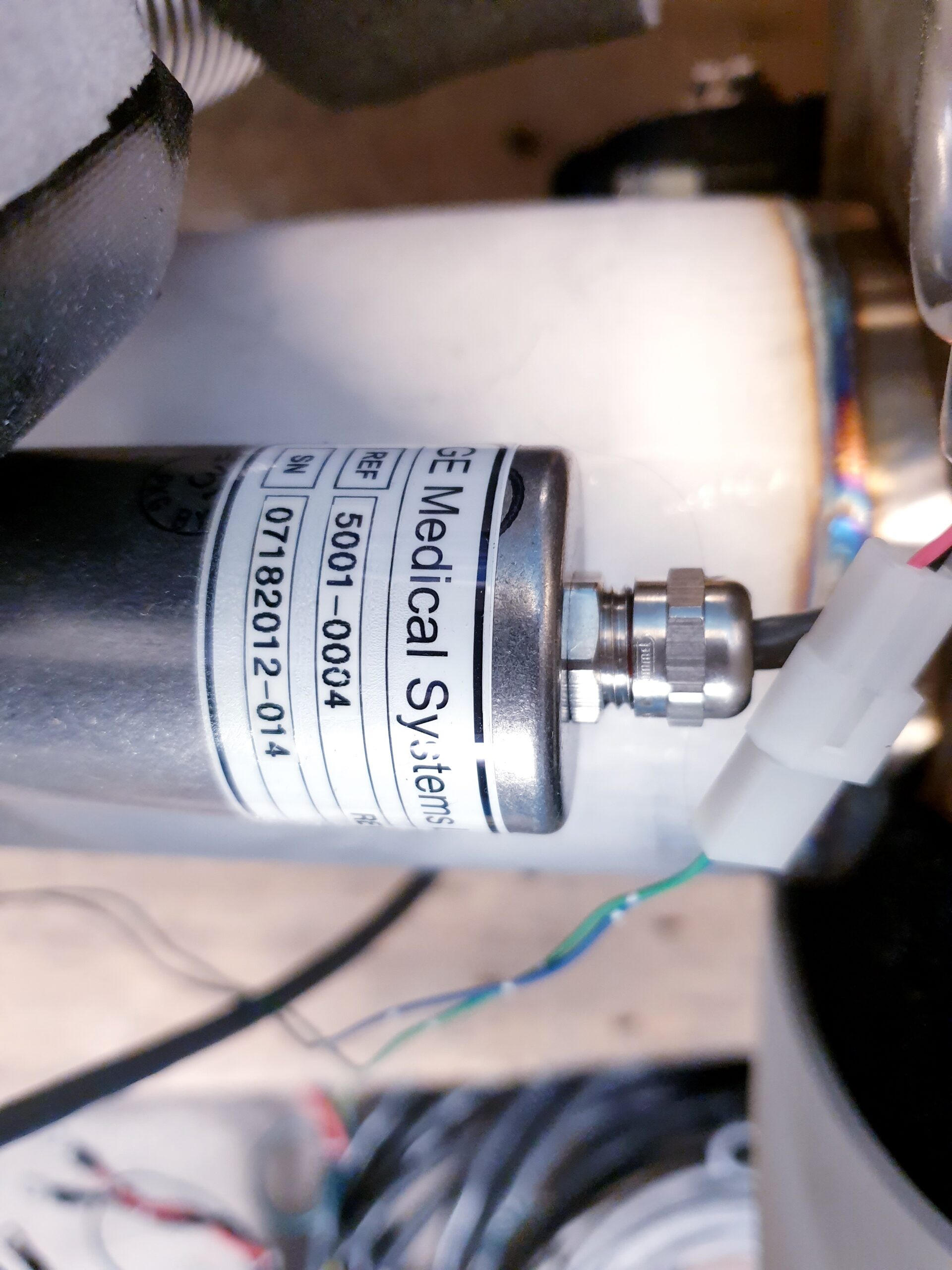 GE Optima MR430s 1.5T + JMTB-1.5T280SS + Sumitomo Heavy Industries Cold Head RDK-Serie (z.B. RDK-4xx, 3xx, 2xx + …. Ersatzteilgewinnung – thumbnail 23