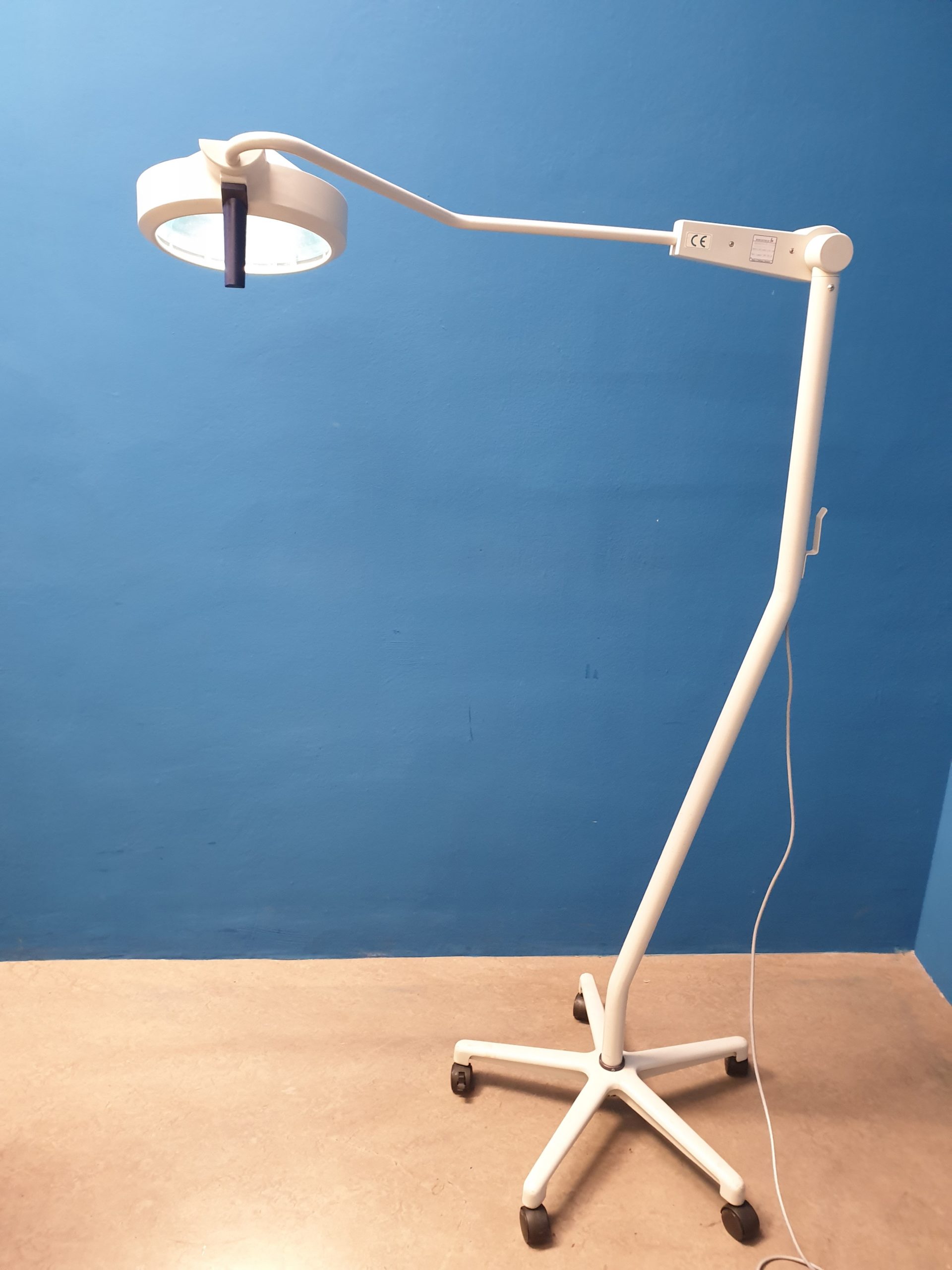 BERCHTOLD Chromophare D300 – Mobile Examination lamp-treatment lamp — image 1 of 6